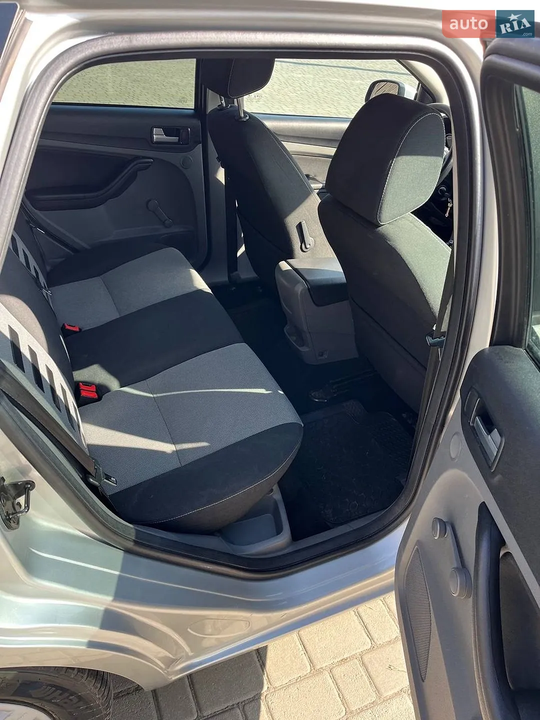 2010 Ford Focus - мініатюра 12
