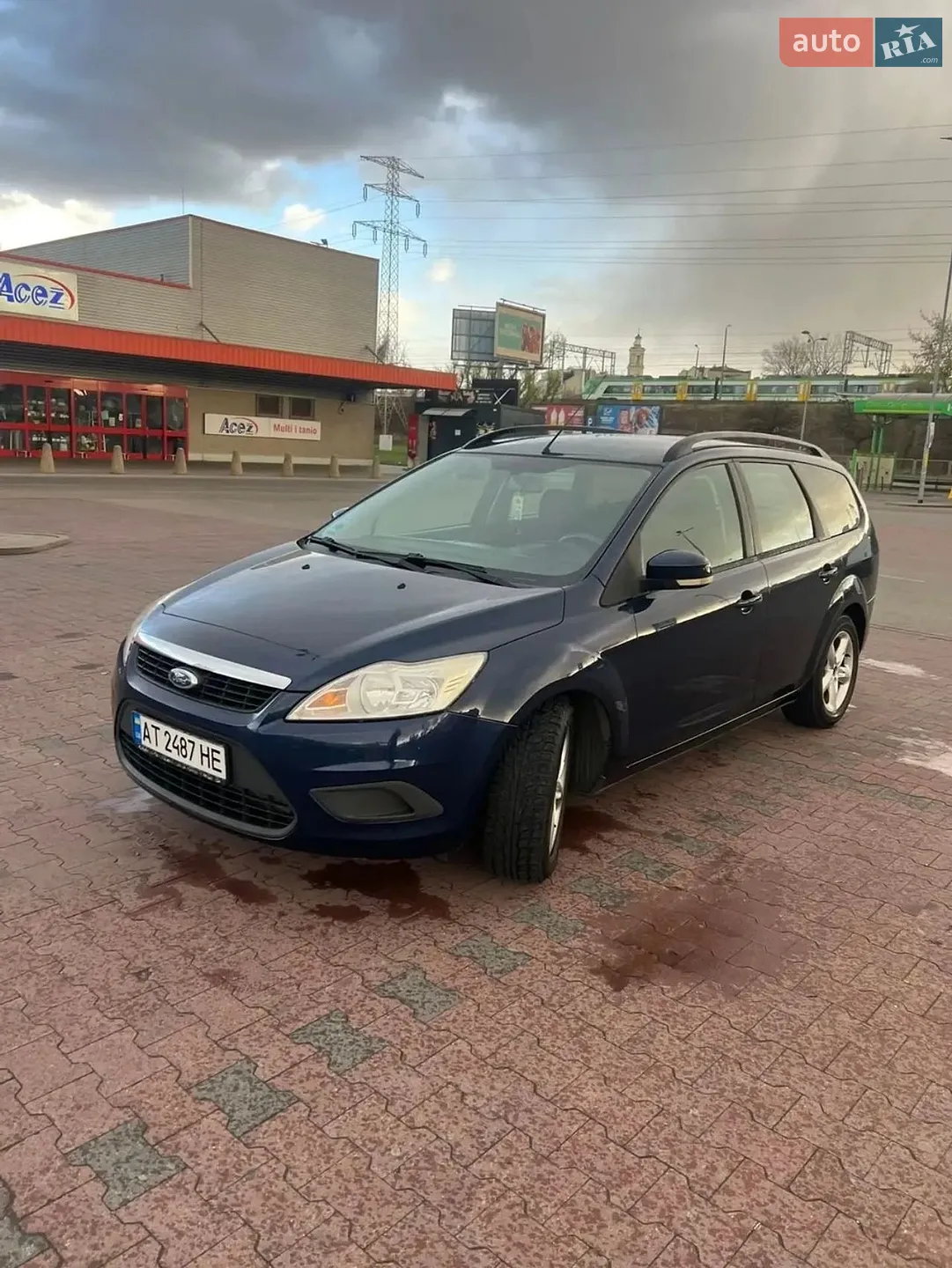 2010 Ford Focus - мініатюра 2