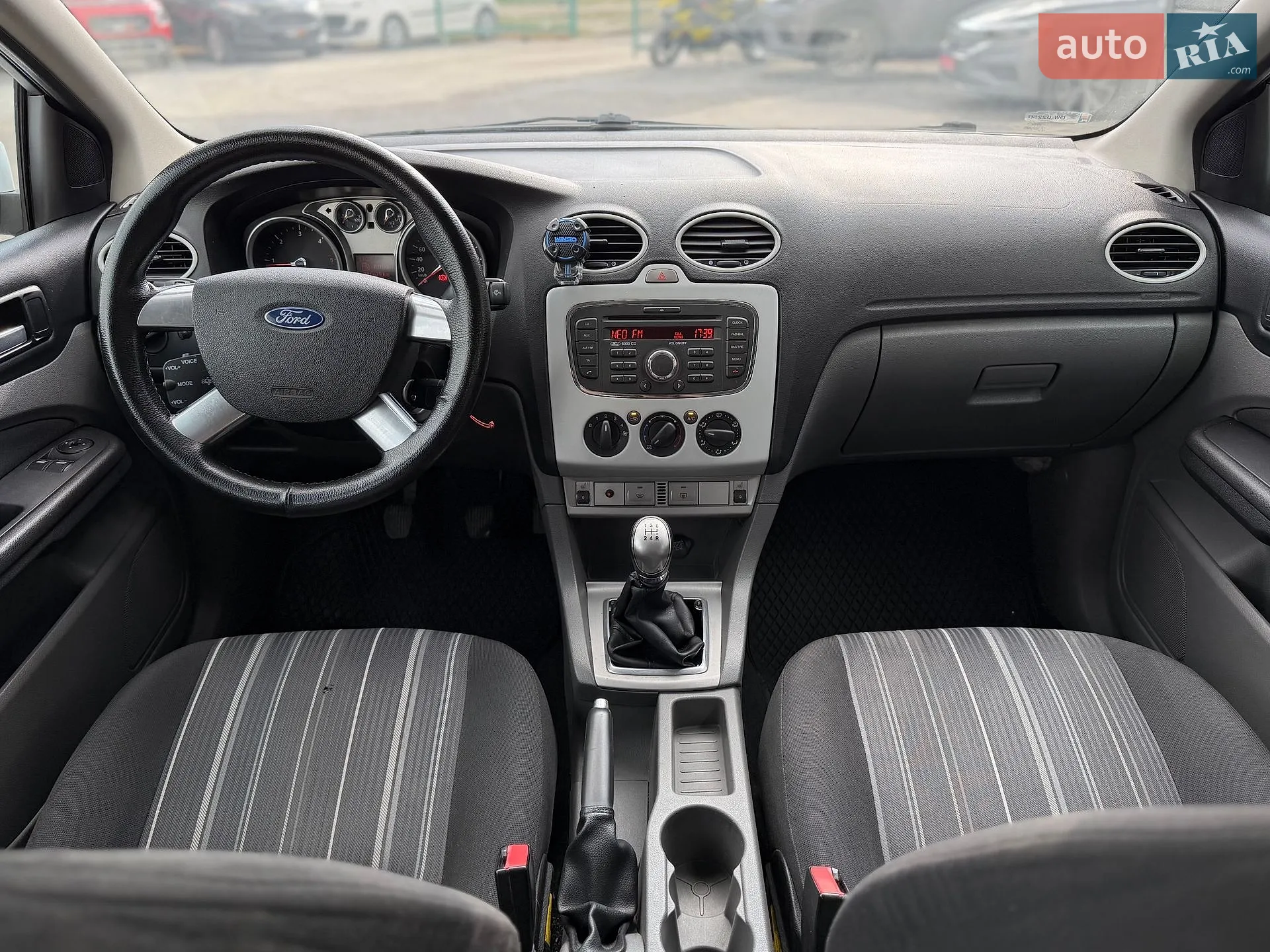 2010 Ford Focus - мініатюра 21