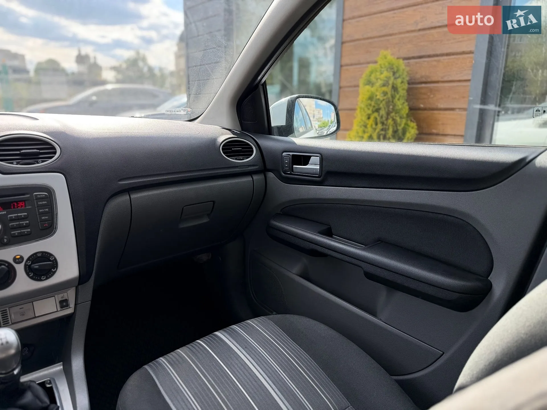 2010 Ford Focus - мініатюра 31
