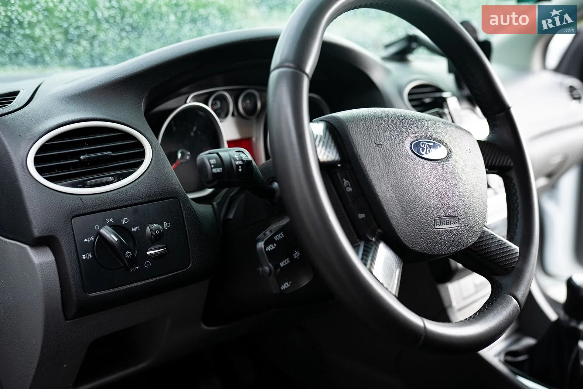 2010 Ford Focus - мініатюра 21