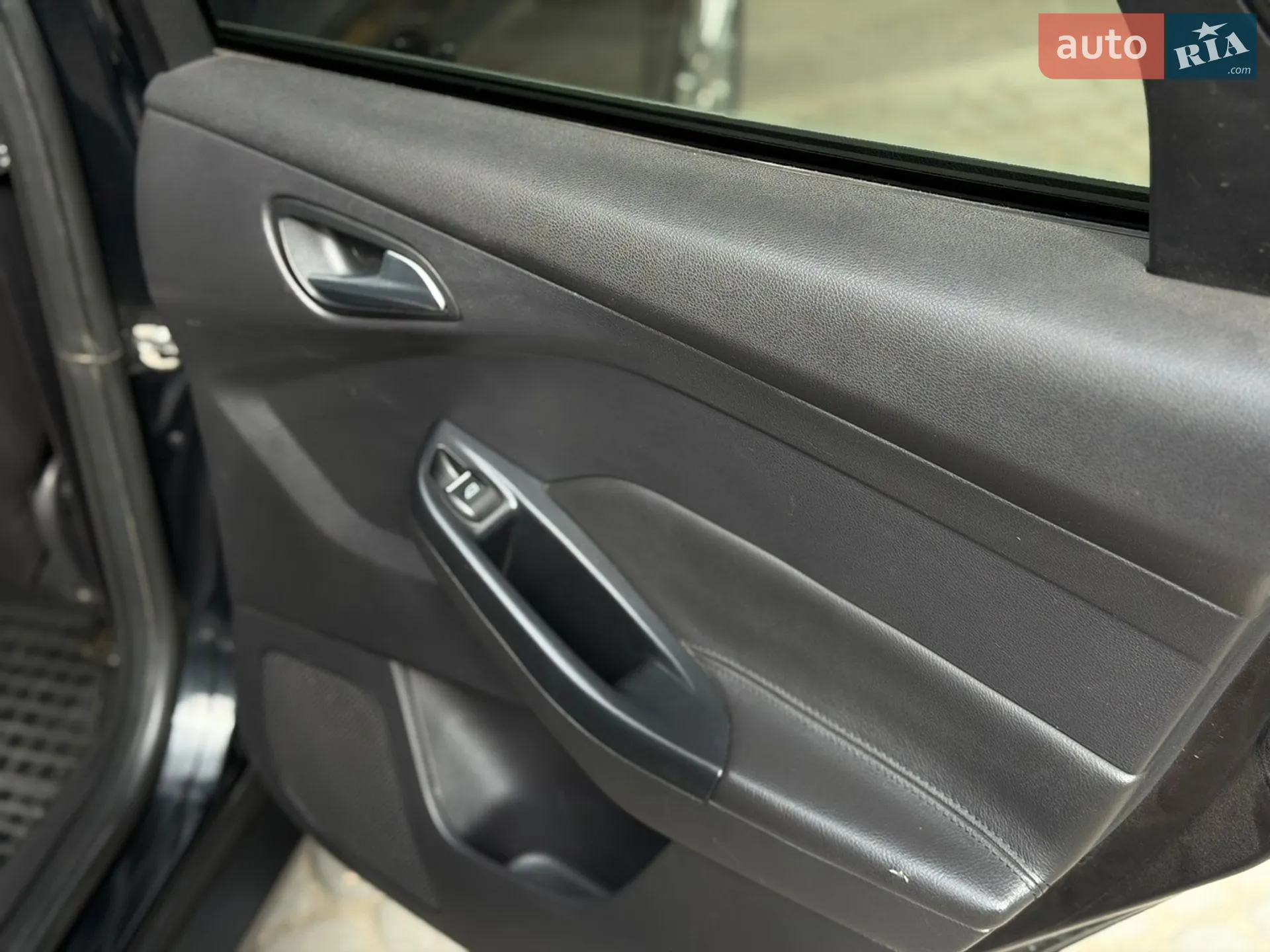 2011 Ford Focus - мініатюра 95