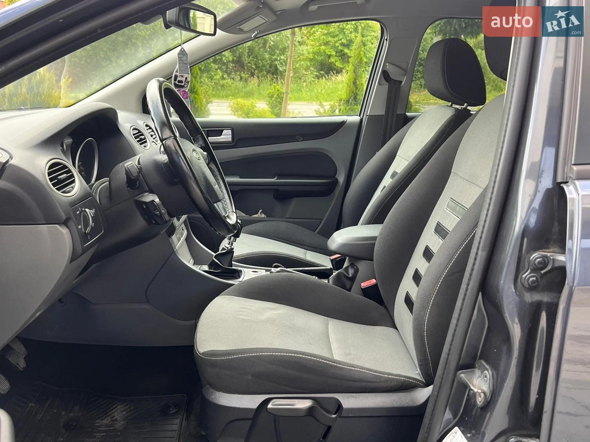 2010 Ford Focus - мініатюра 24
