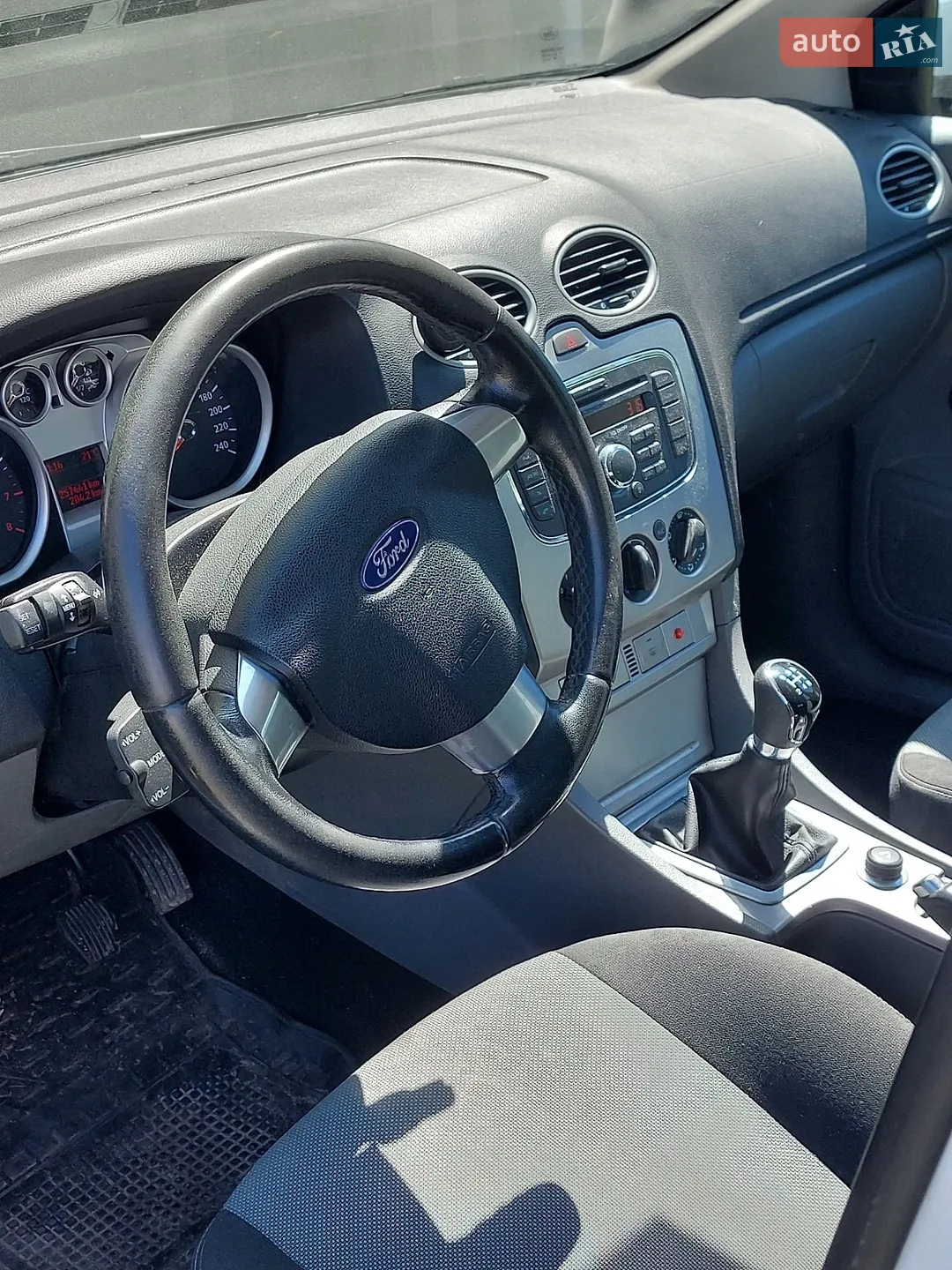 2010 Ford Focus - мініатюра 9