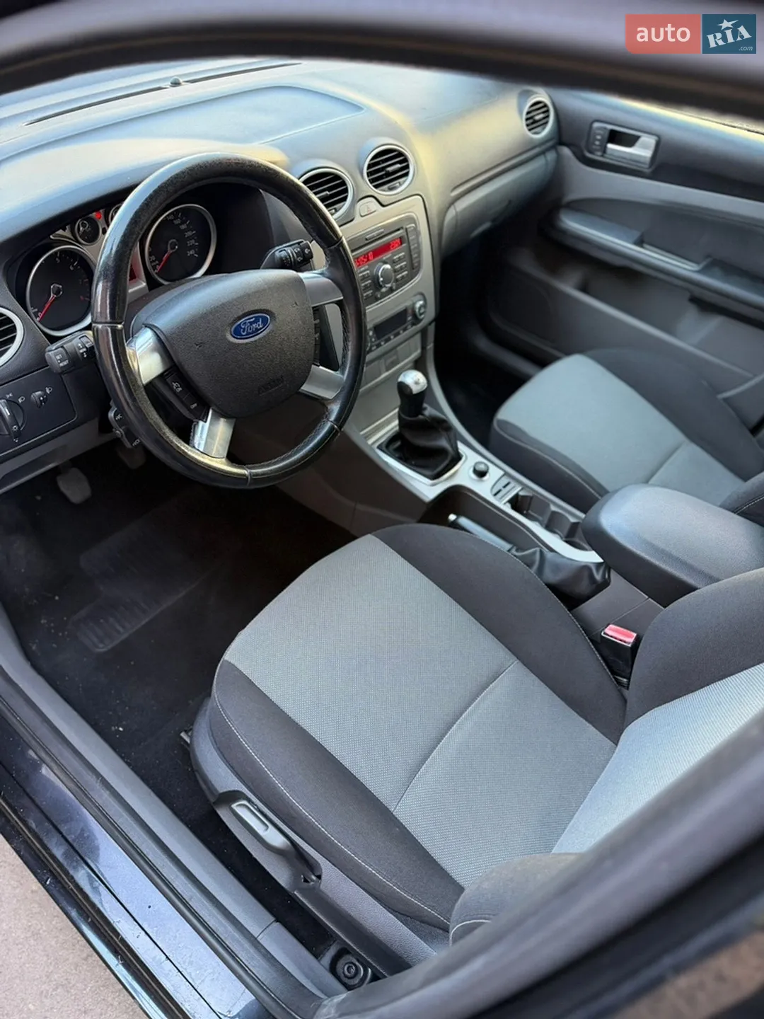 2010 Ford Focus - мініатюра 29