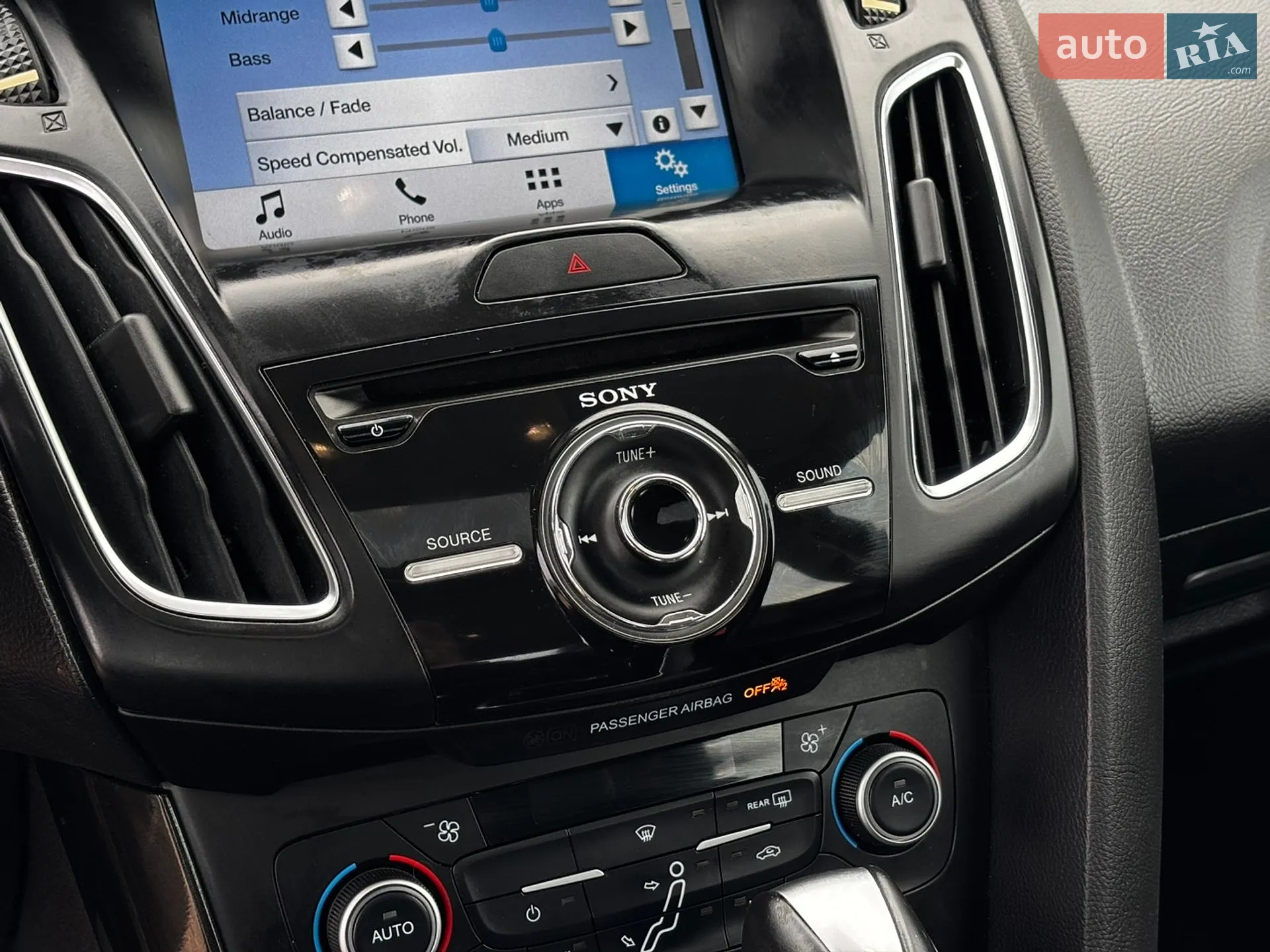 2018 Ford Focus - мініатюра 18