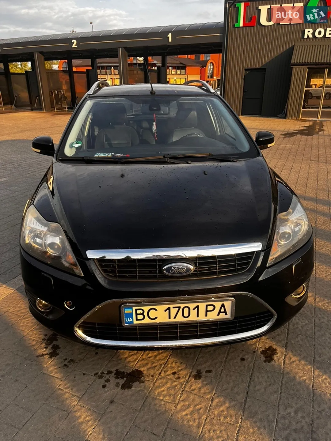 2010 Ford Focus - мініатюра 2