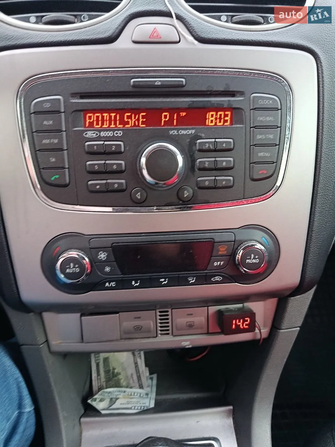 2010 Ford Focus - мініатюра 3