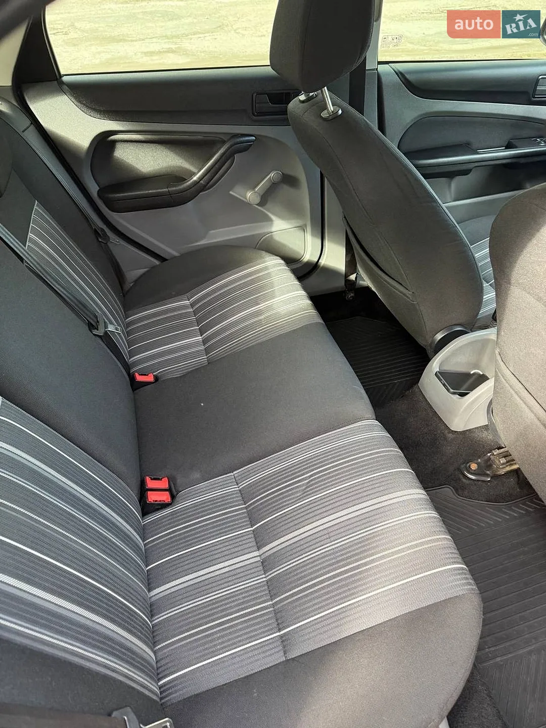 2010 Ford Focus - мініатюра 13