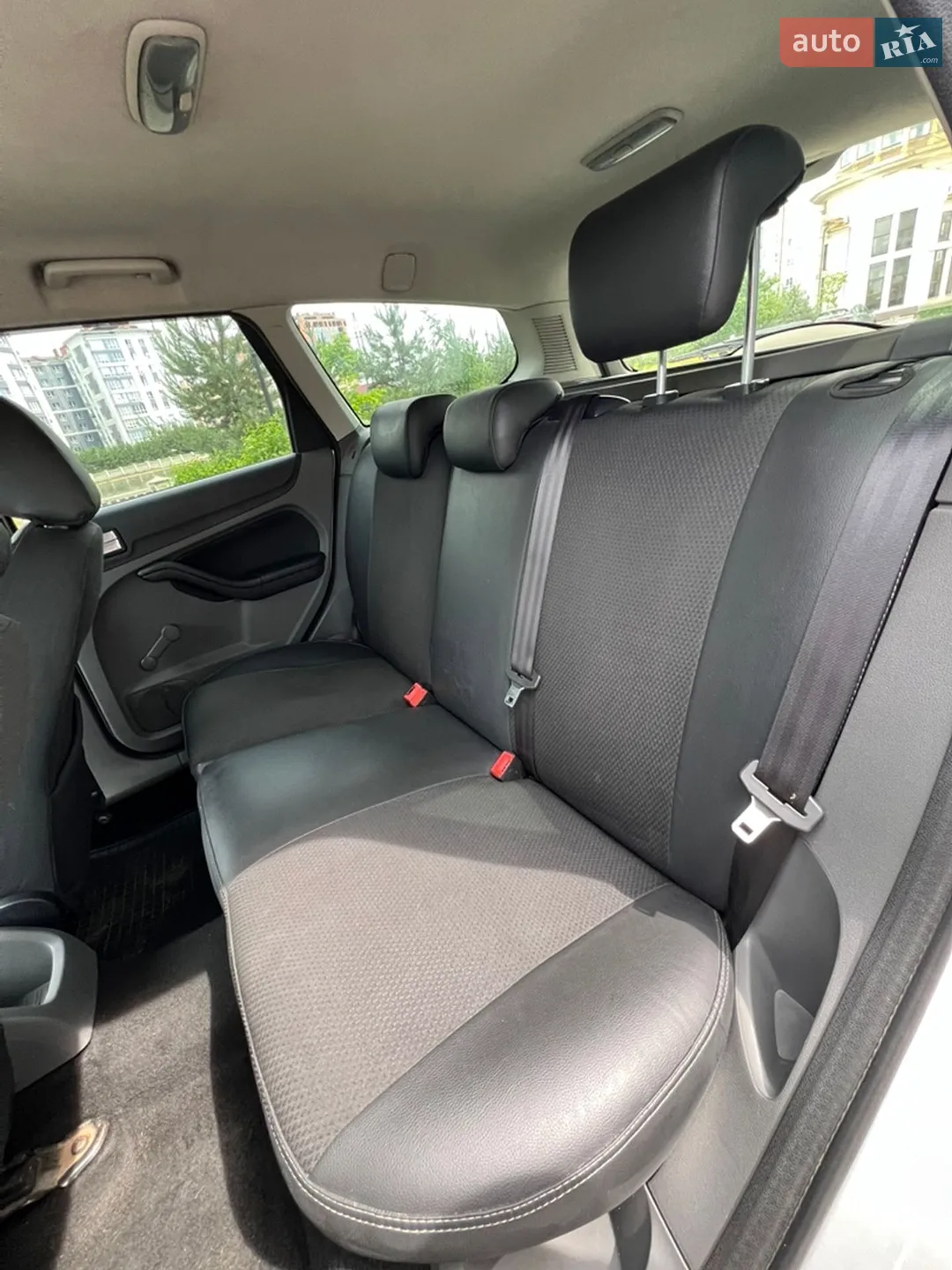 2010 Ford Focus - мініатюра 36