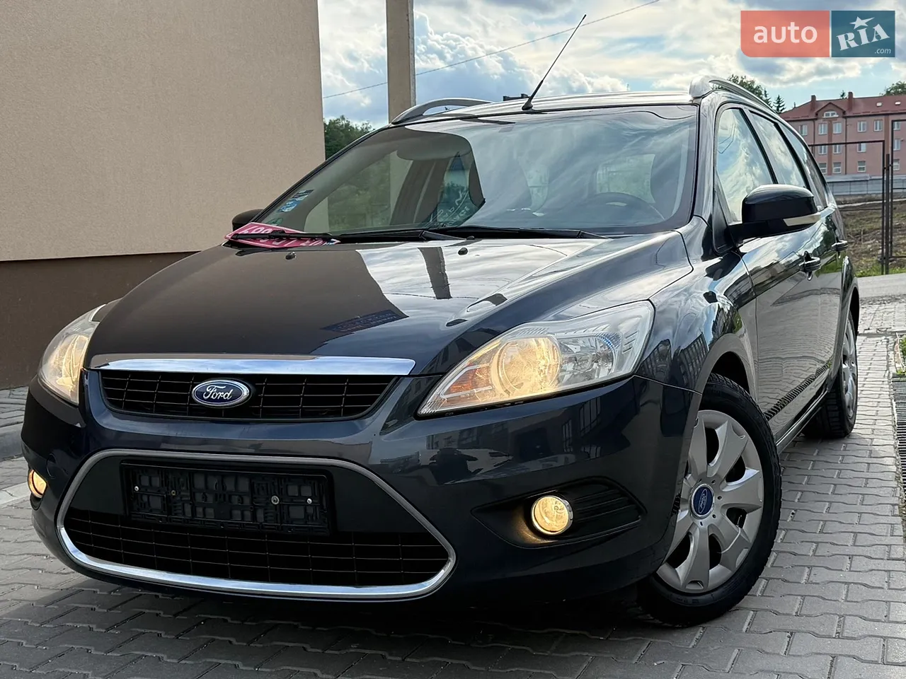 2010 Ford Focus - мініатюра 9