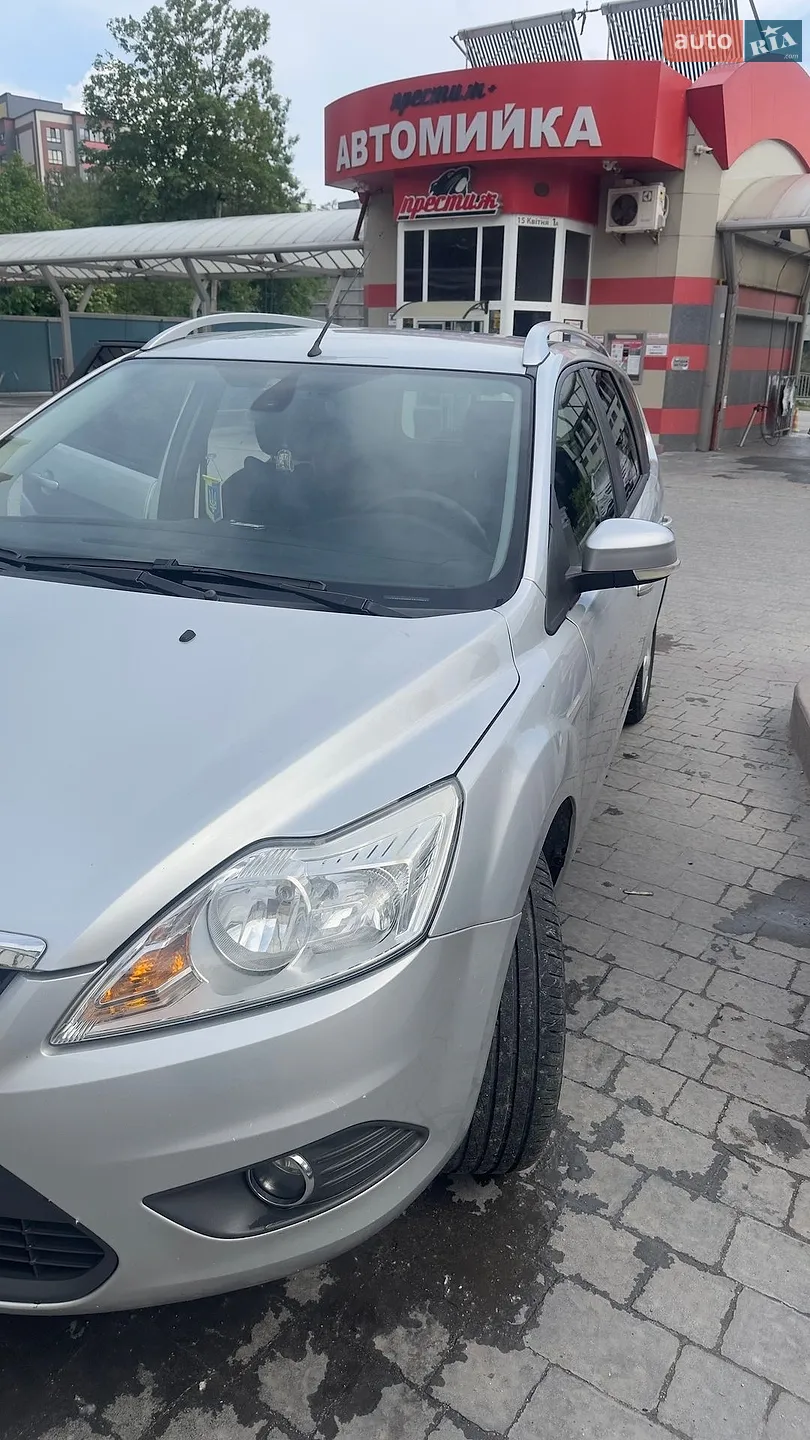 2010 Ford Focus - мініатюра 8