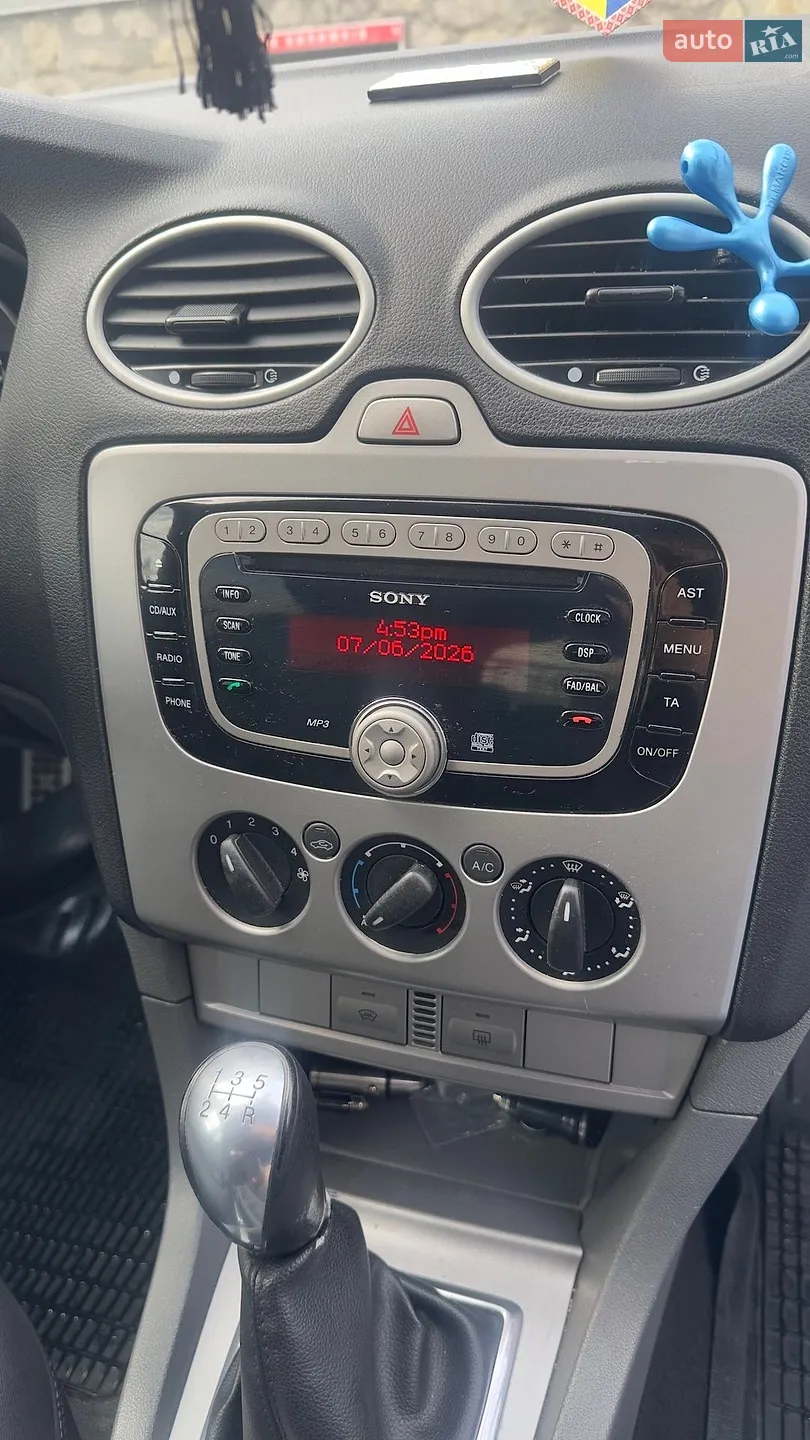 2010 Ford Focus - мініатюра 10