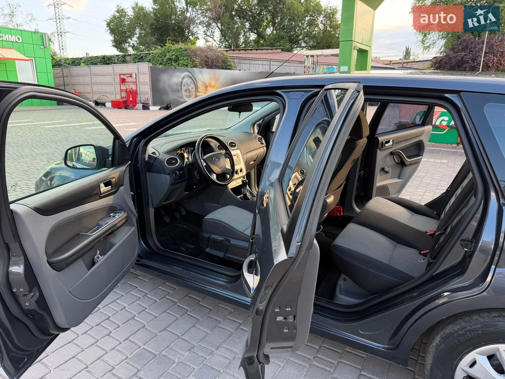 2010 Ford Focus - мініатюра 19