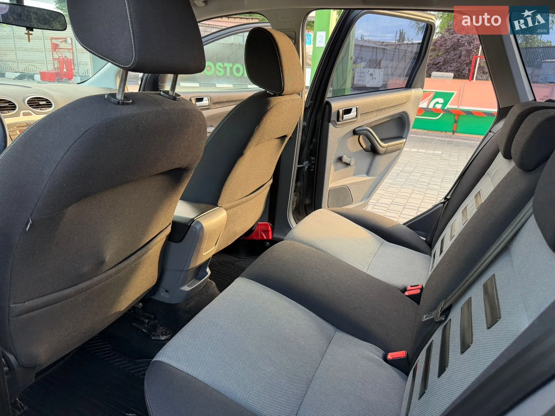 2010 Ford Focus - мініатюра 29