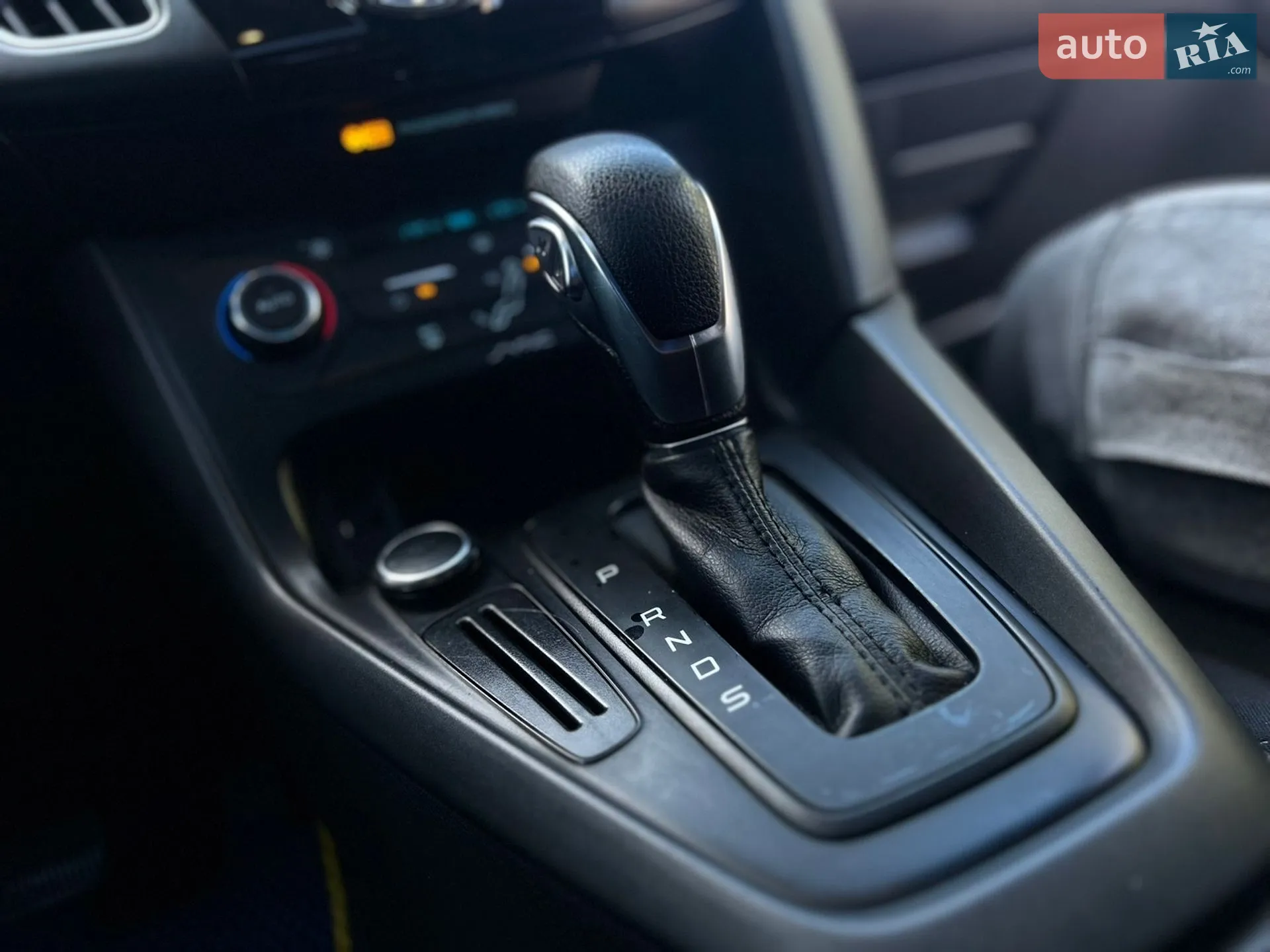 2016 Ford Focus - мініатюра 17