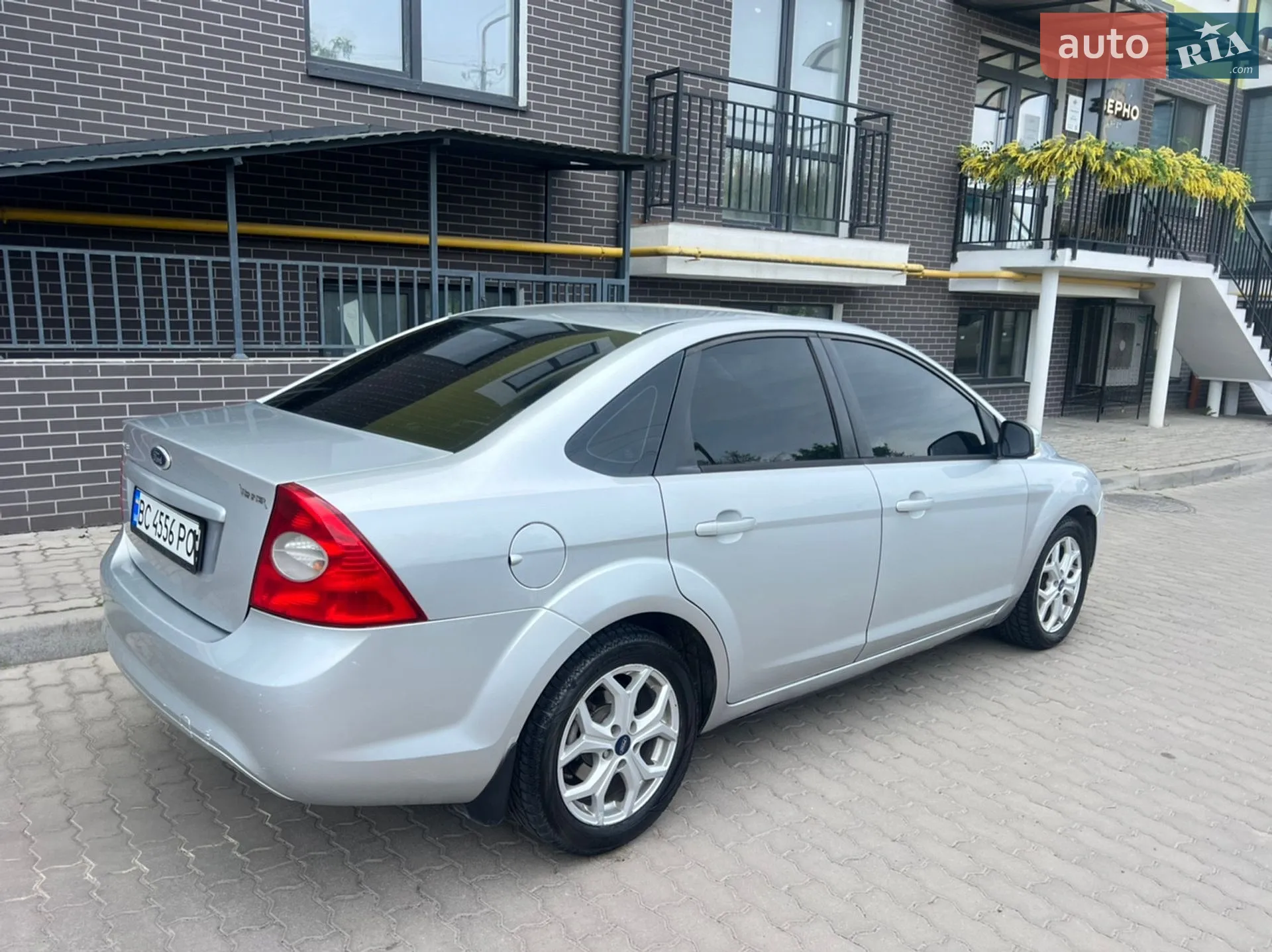 2010 Ford Focus - мініатюра 3