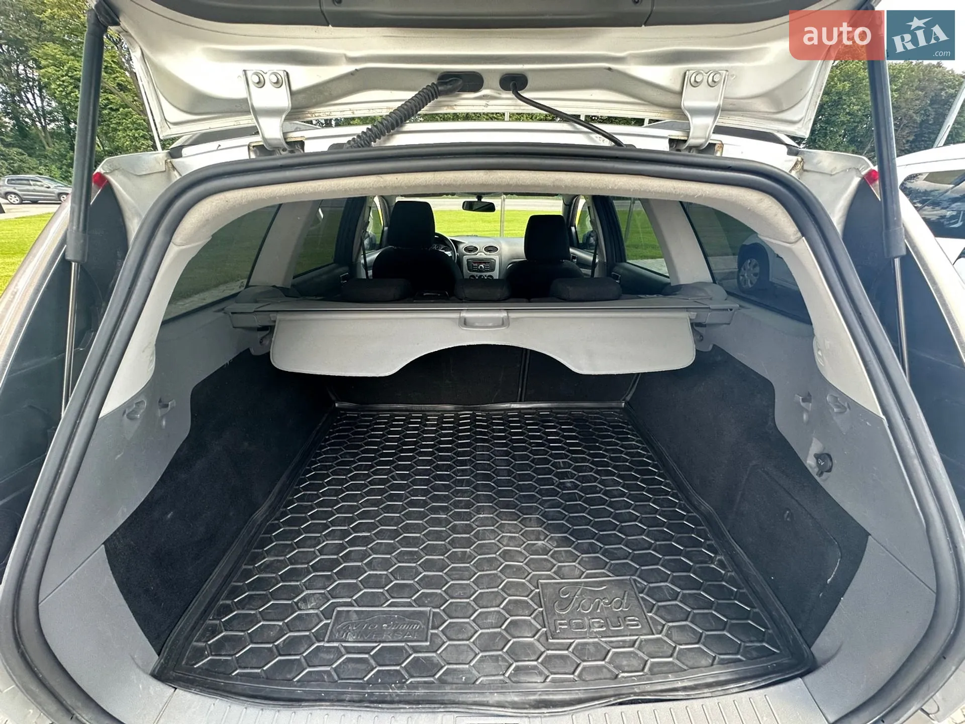 2010 Ford Focus - мініатюра 8