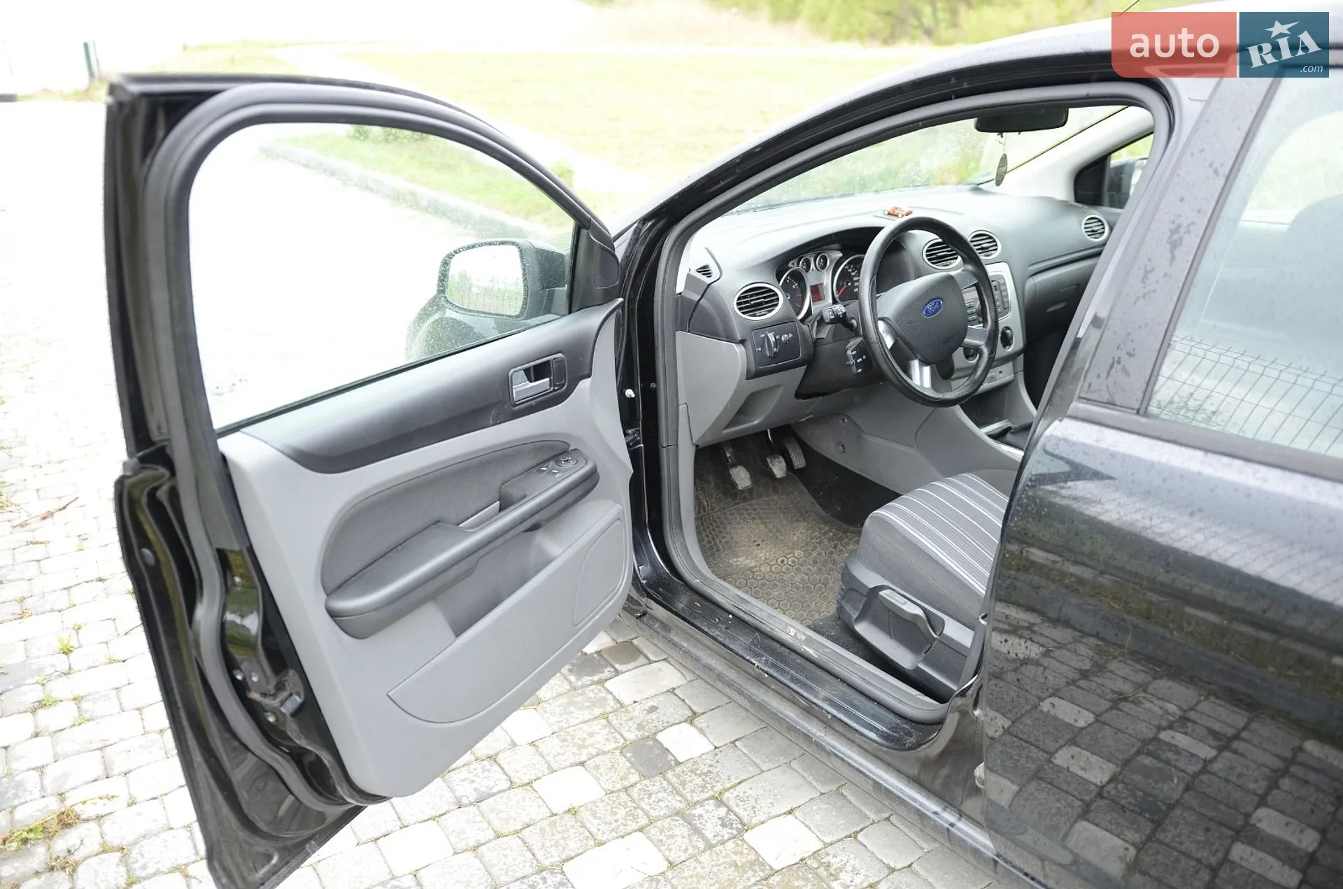 2010 Ford Focus - мініатюра 14