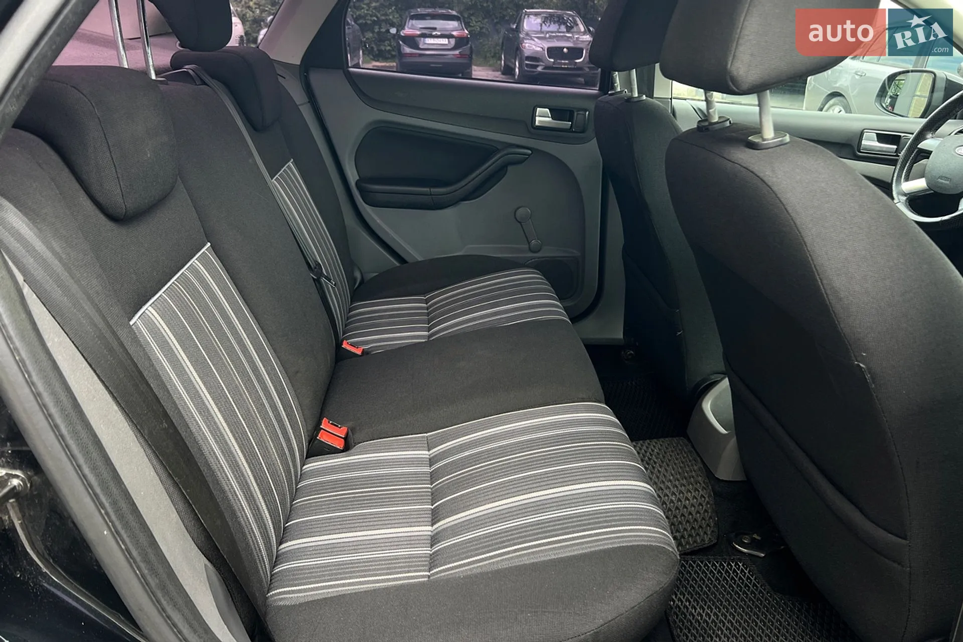 2011 Ford Focus - мініатюра 18