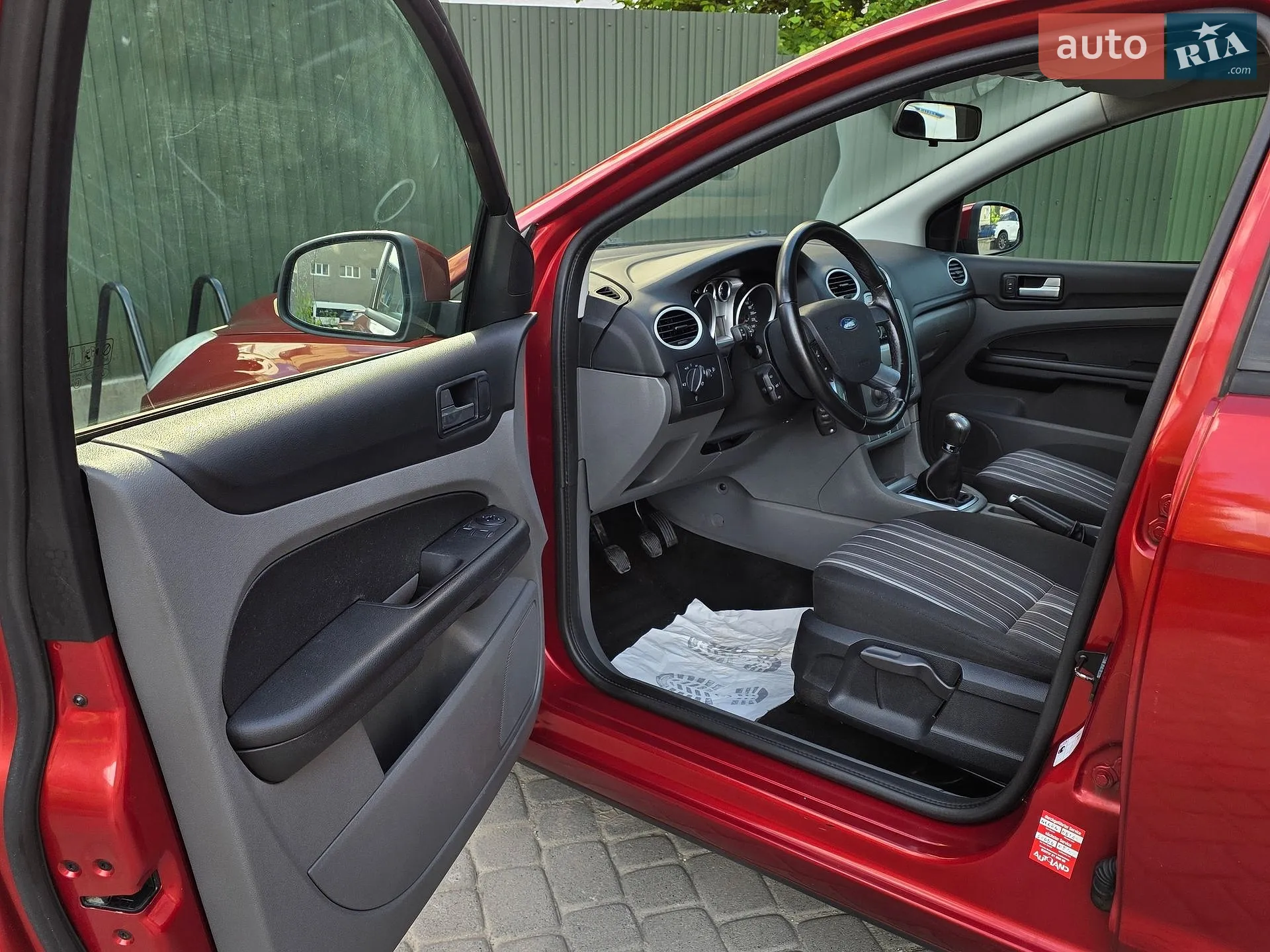 2010 Ford Focus - мініатюра 20