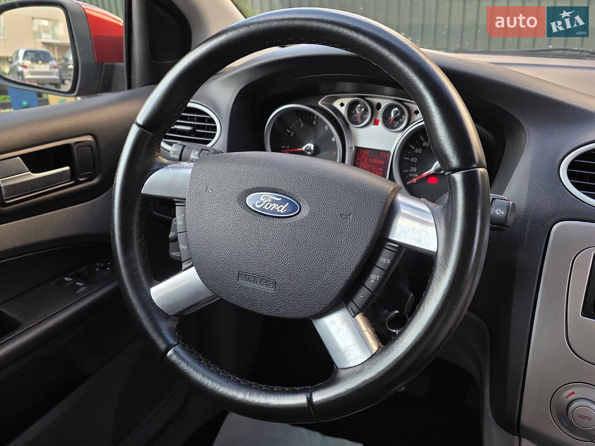 2010 Ford Focus - мініатюра 37
