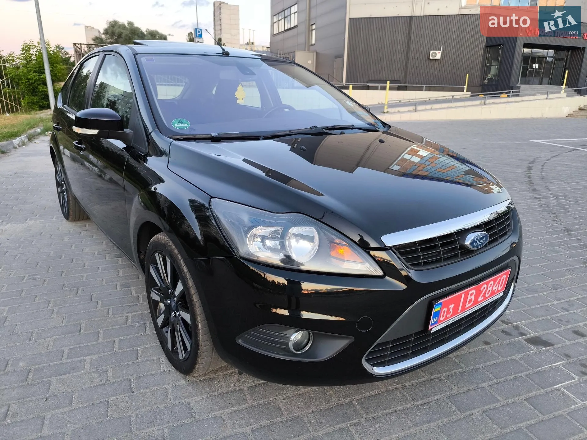 2010 Ford Focus - мініатюра 2