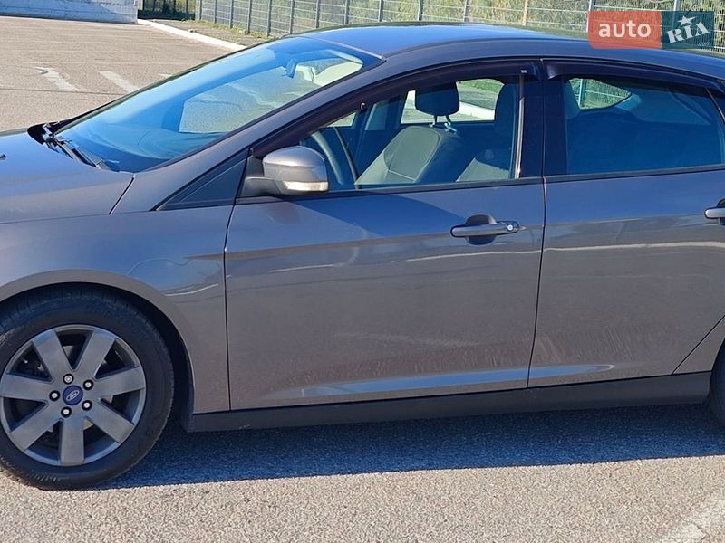 Хетчбек Ford Focus 2013 в Дніпрі