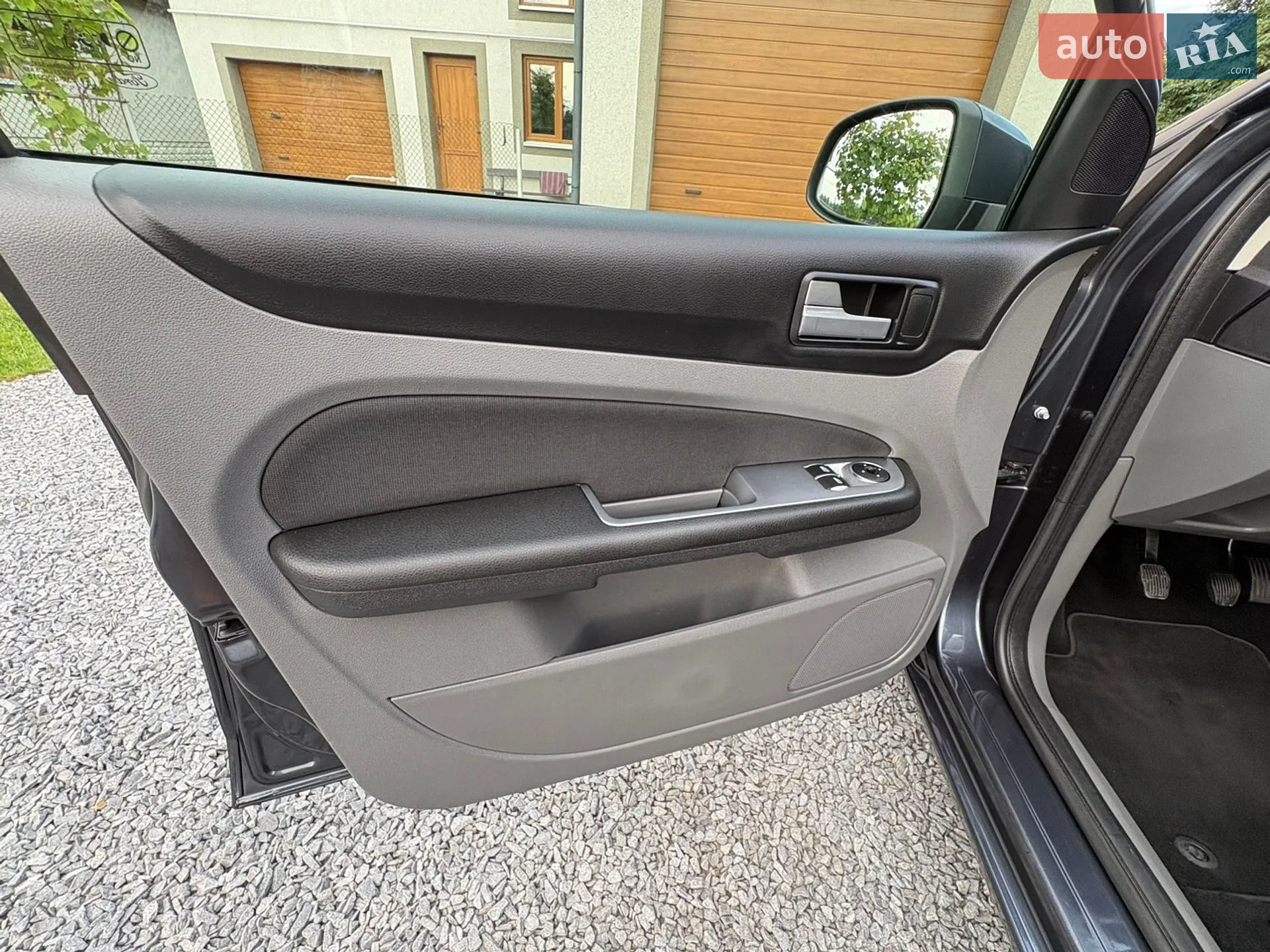 2010 Ford Focus - мініатюра 28