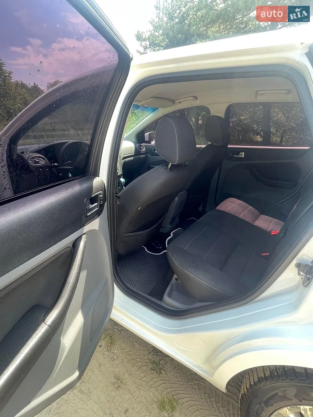 2010 Ford Focus - мініатюра 12