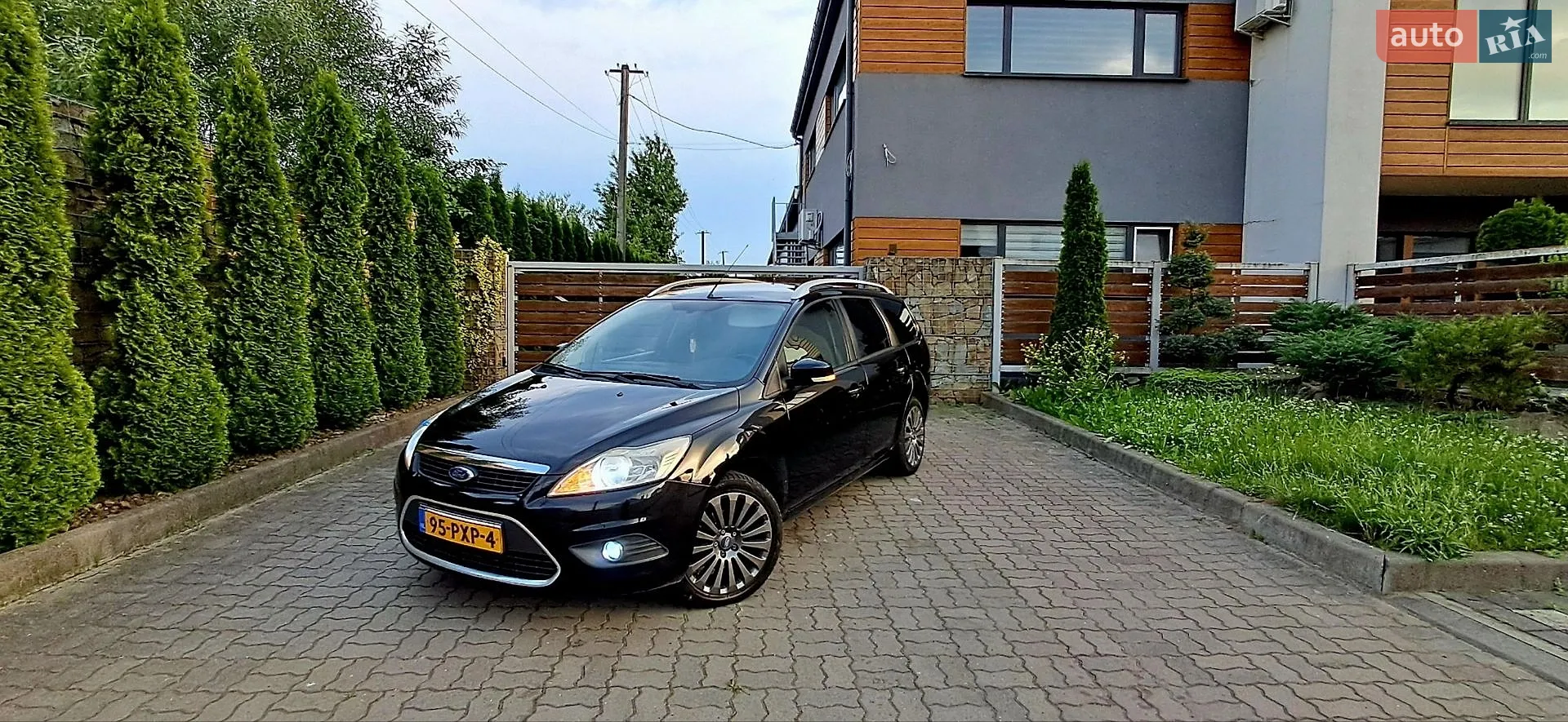 2010 Ford Focus - мініатюра 12