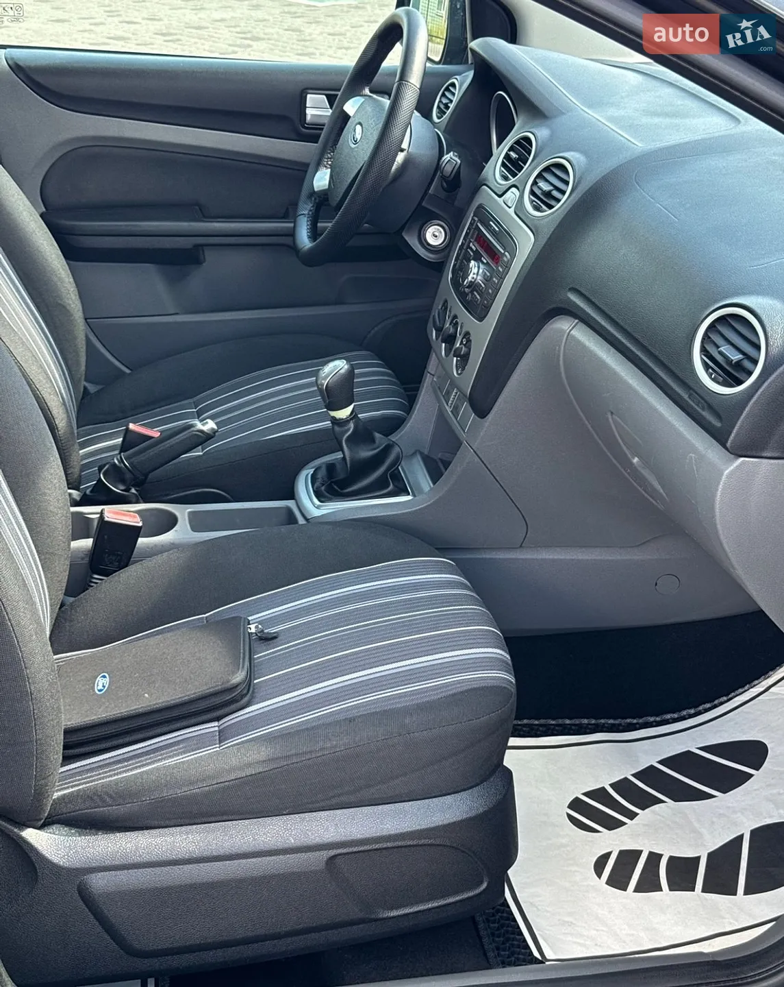 2010 Ford Focus - мініатюра 5
