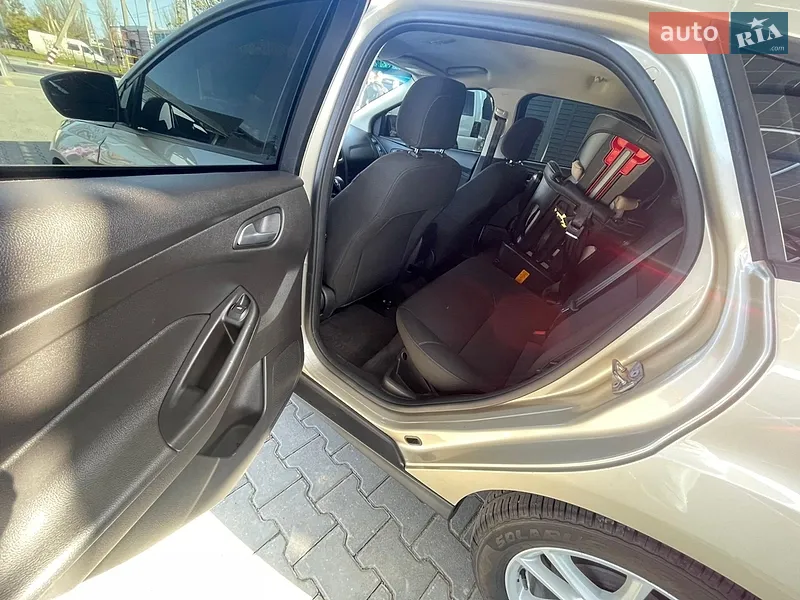 Ford Focus 2018 VIN 1FADP3K20JL263902 фото оголошення 16 з 62