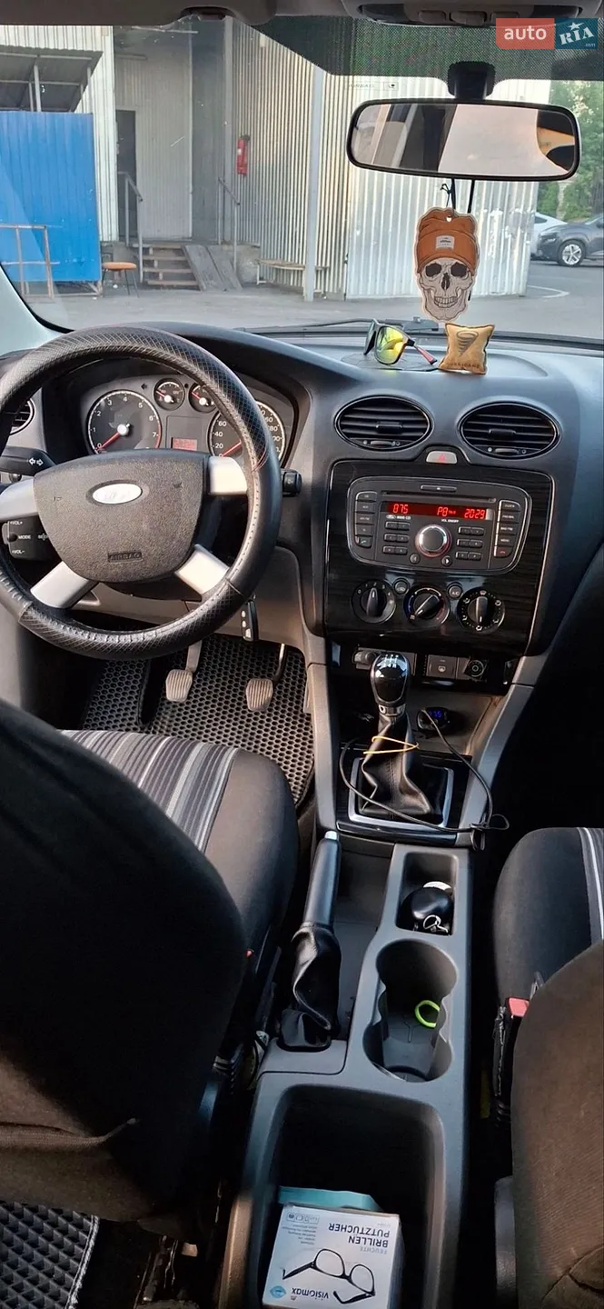 2011 Ford Focus - мініатюра 18