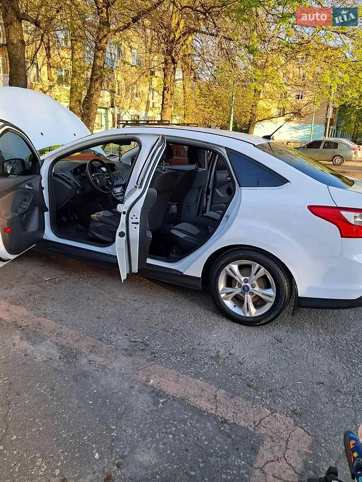 2011 Ford Focus - мініатюра 8