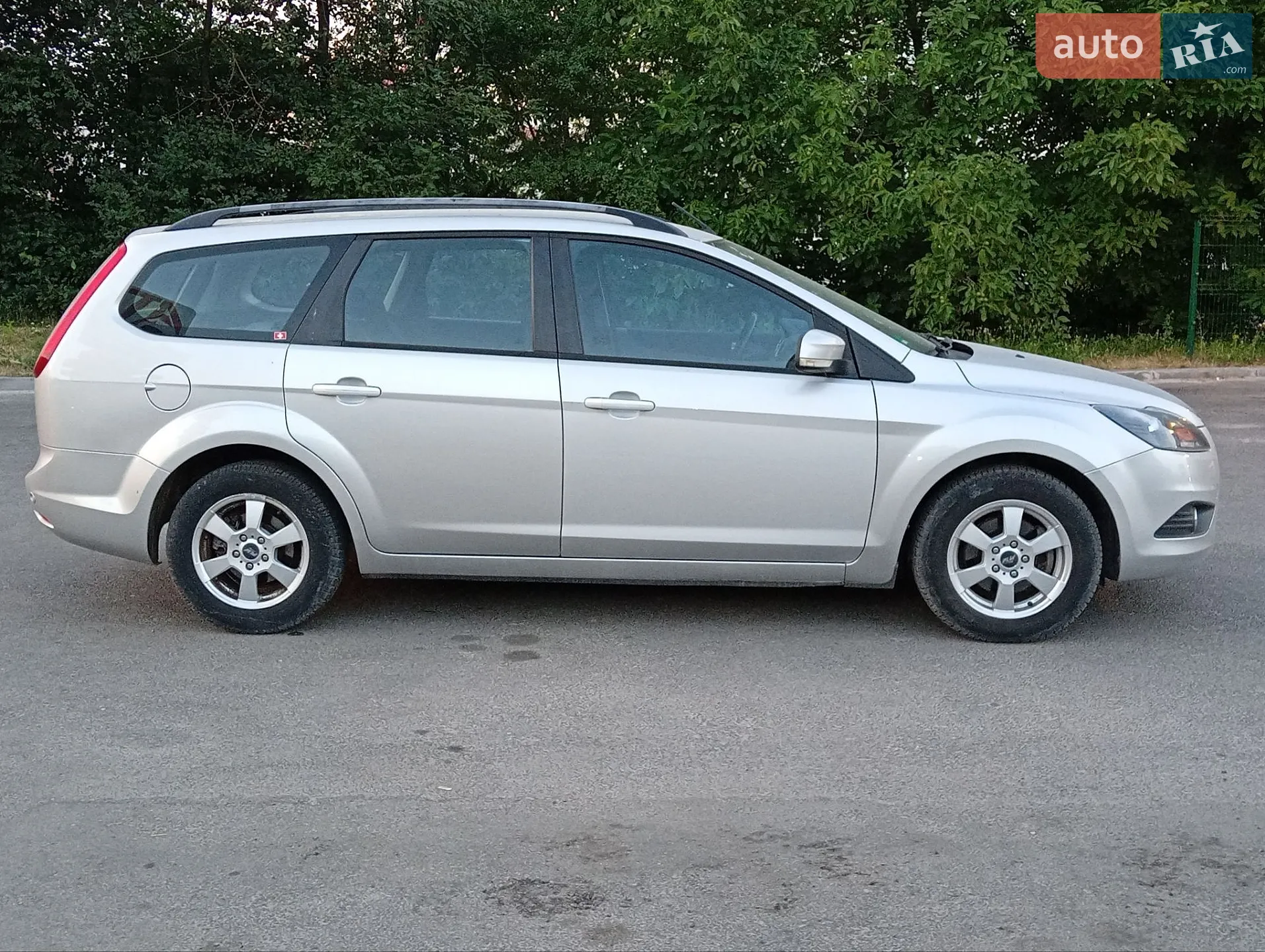 2010 Ford Focus - мініатюра 4