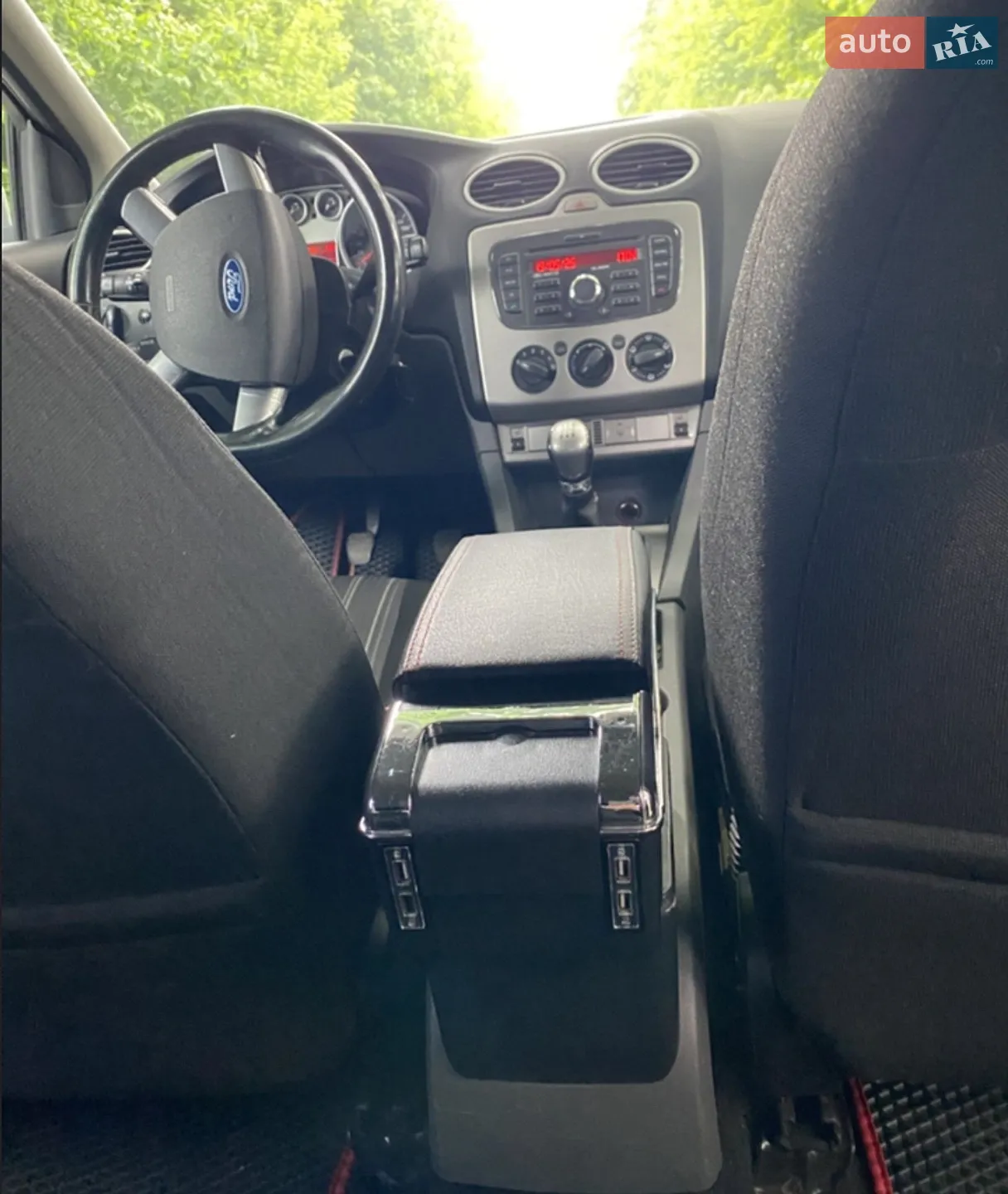 2010 Ford Focus - мініатюра 7