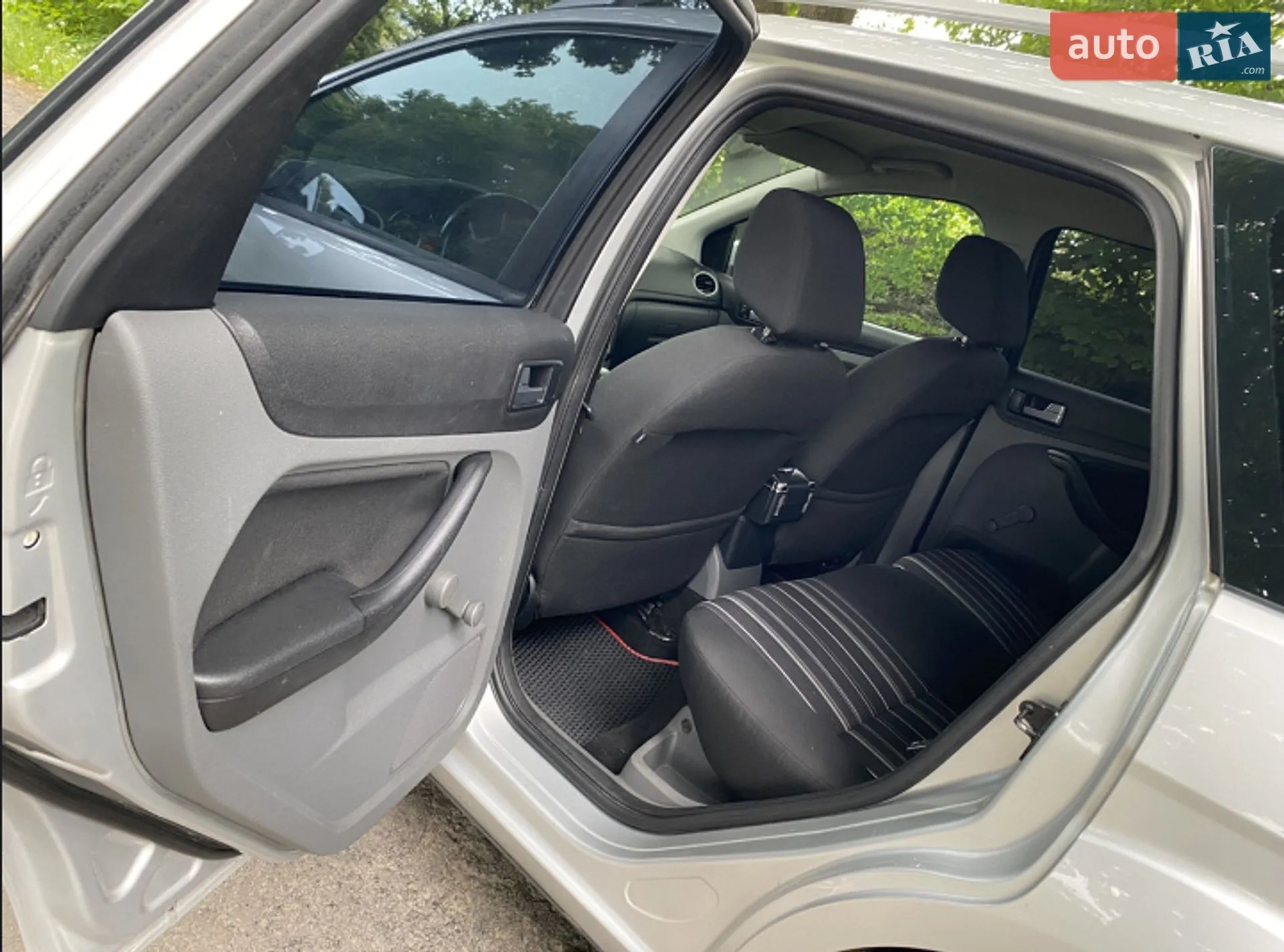 2010 Ford Focus - мініатюра 10