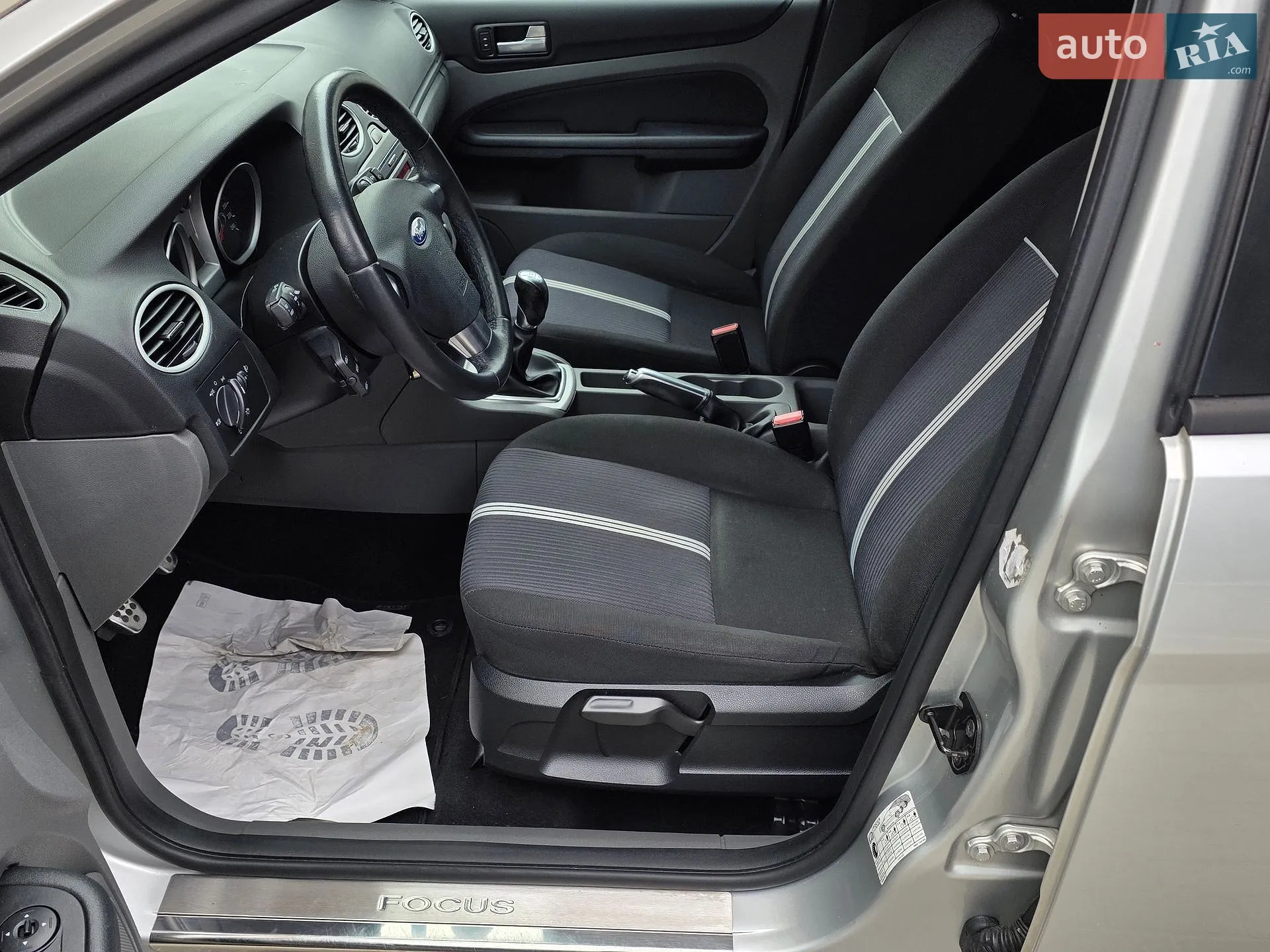 2010 Ford Focus - мініатюра 24