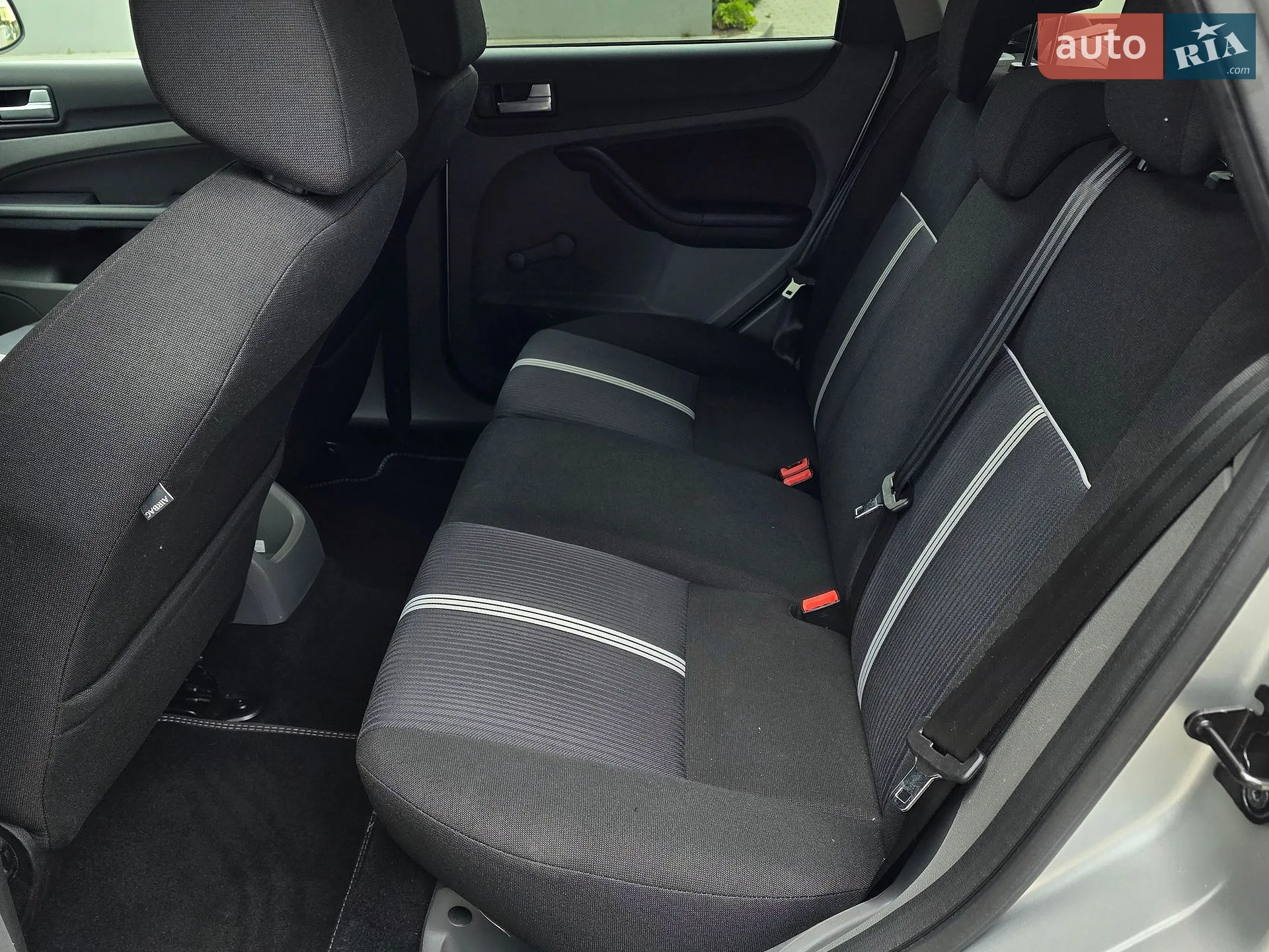 2010 Ford Focus - мініатюра 29