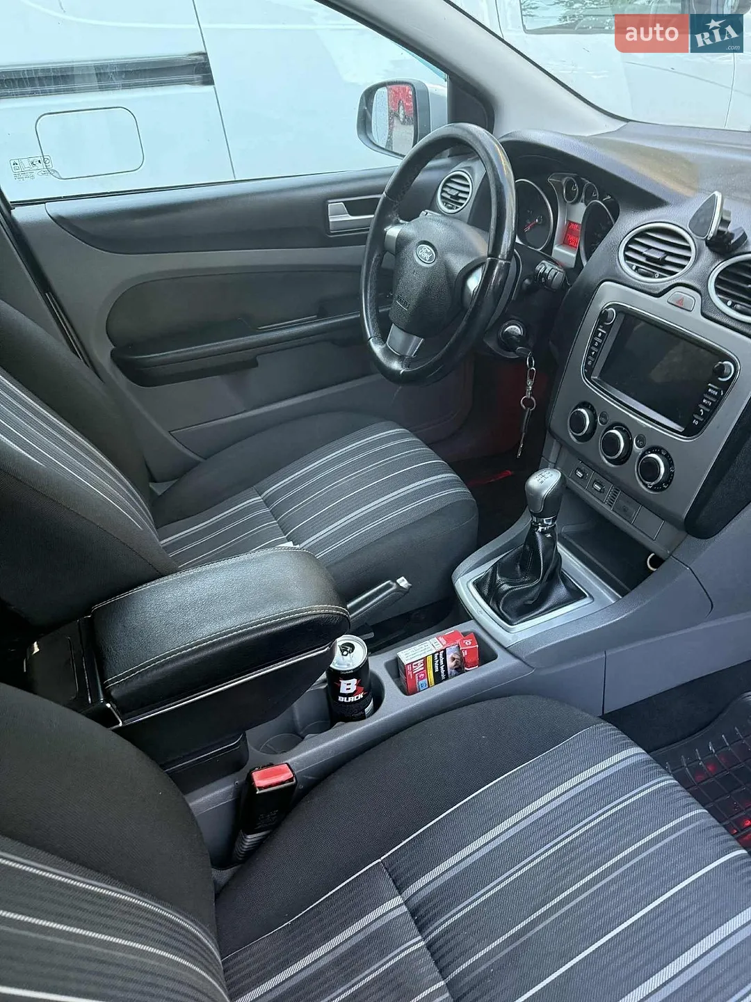 2010 Ford Focus - мініатюра 10