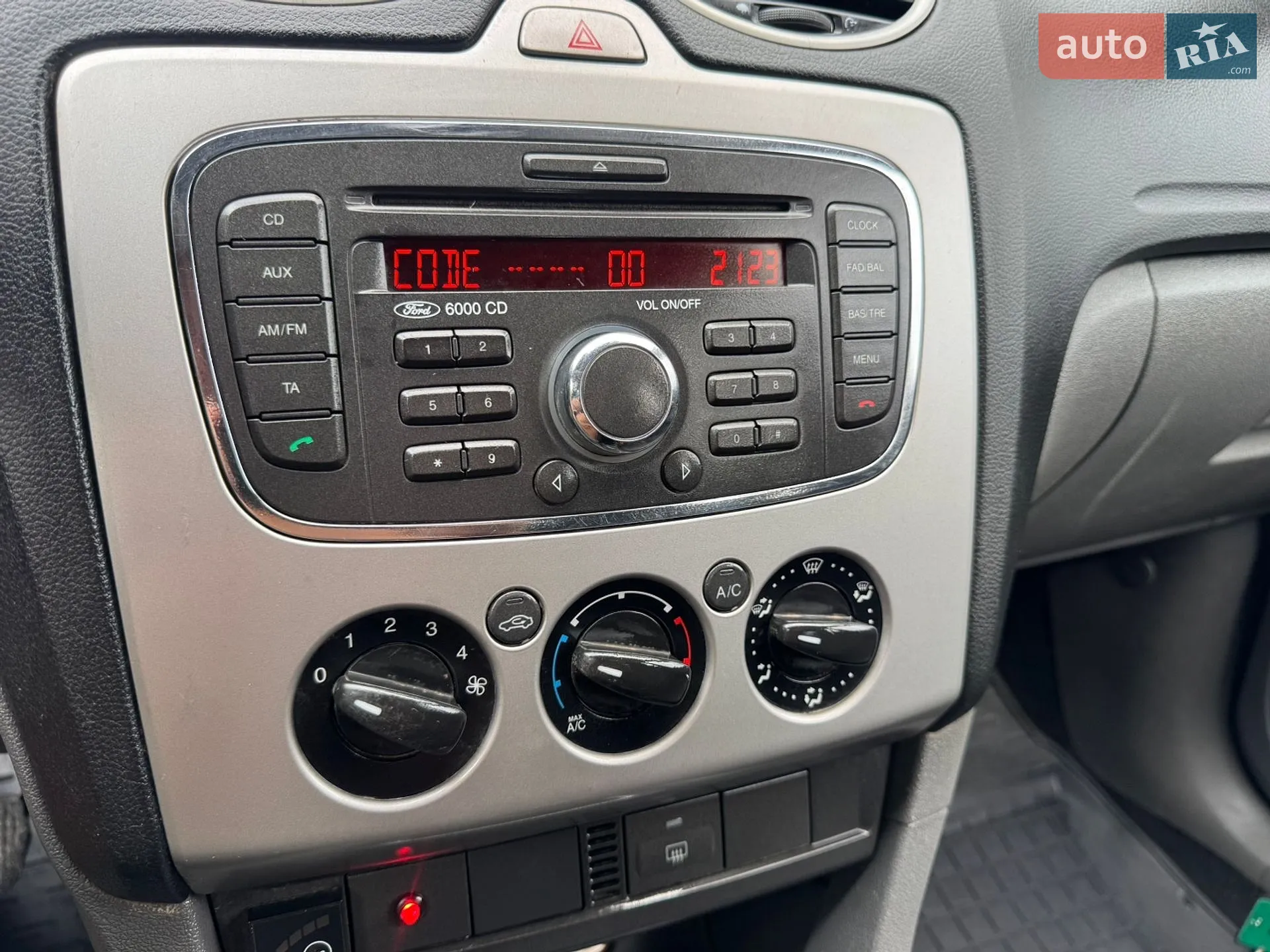 2011 Ford Focus - мініатюра 41