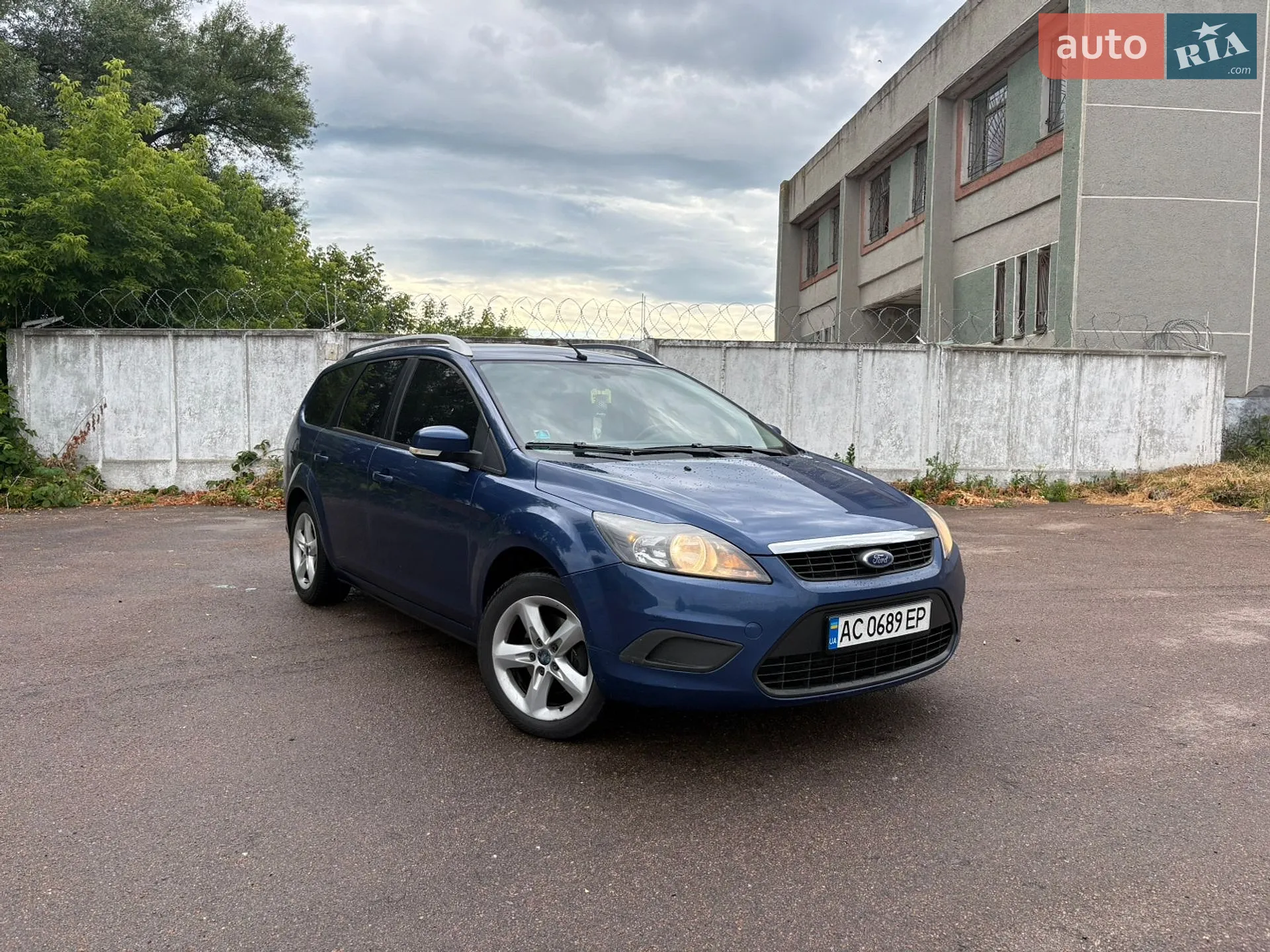2010 Ford Focus - мініатюра 2