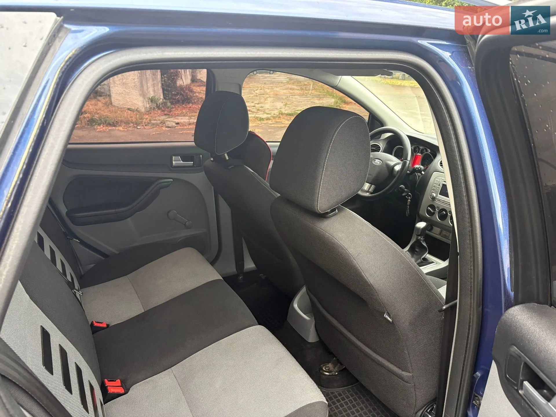 2010 Ford Focus - мініатюра 10