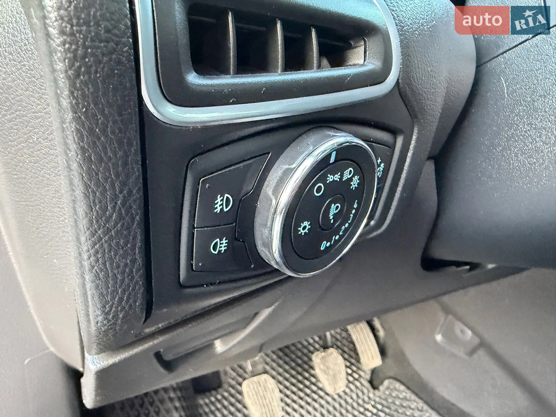 2013 Ford Focus - мініатюра 128
