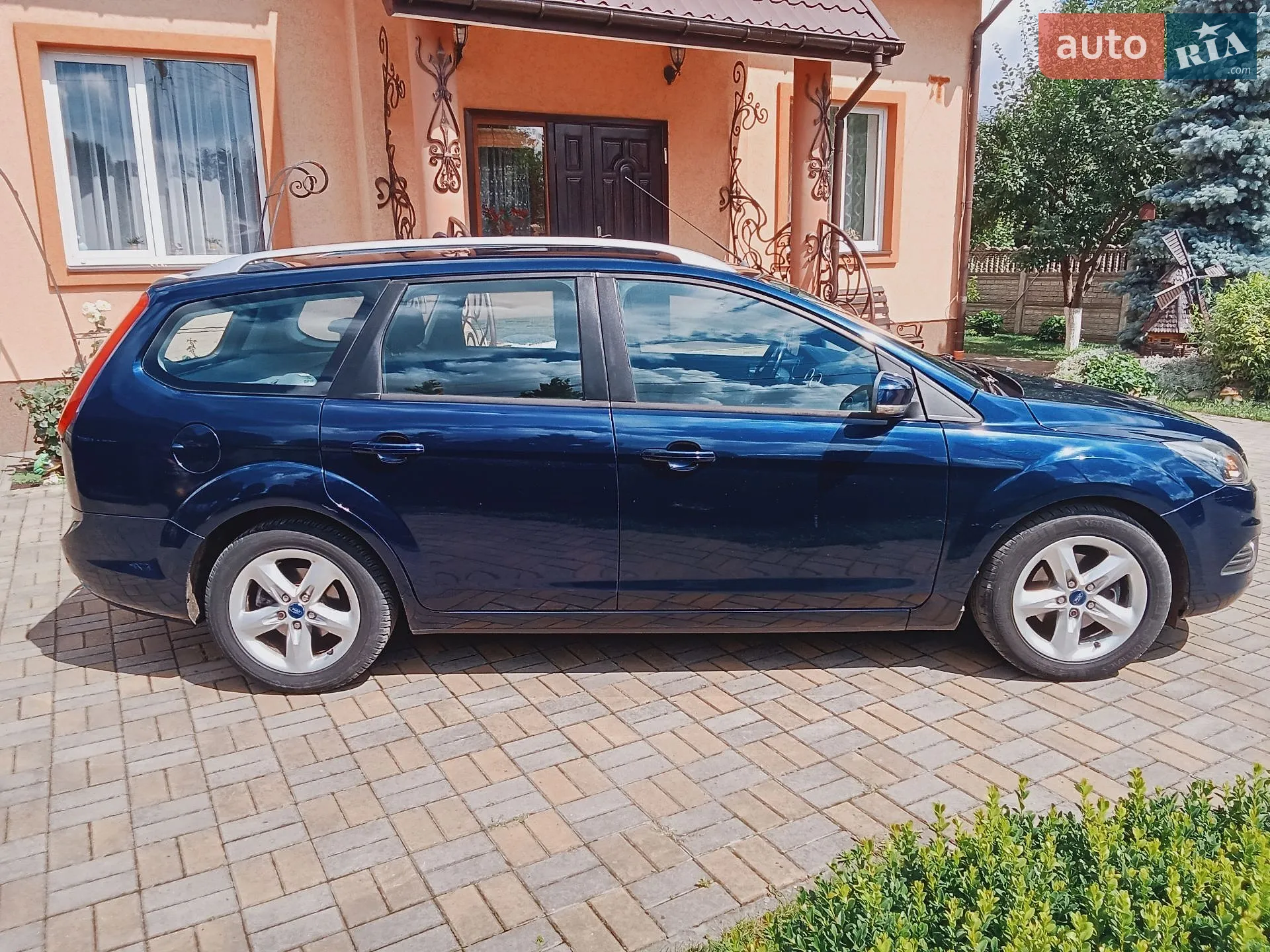 2010 Ford Focus - мініатюра 4