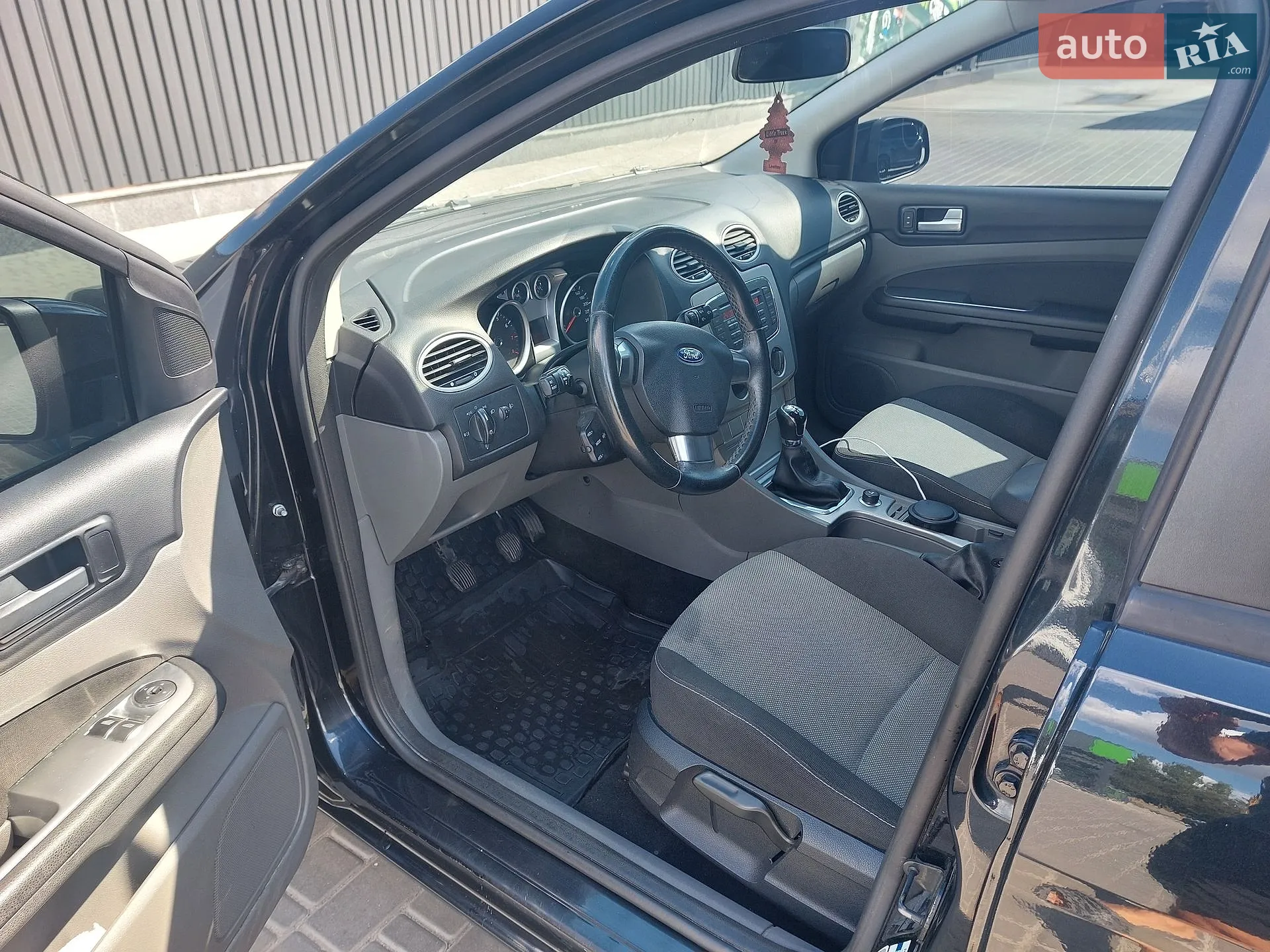 2010 Ford Focus - мініатюра 4