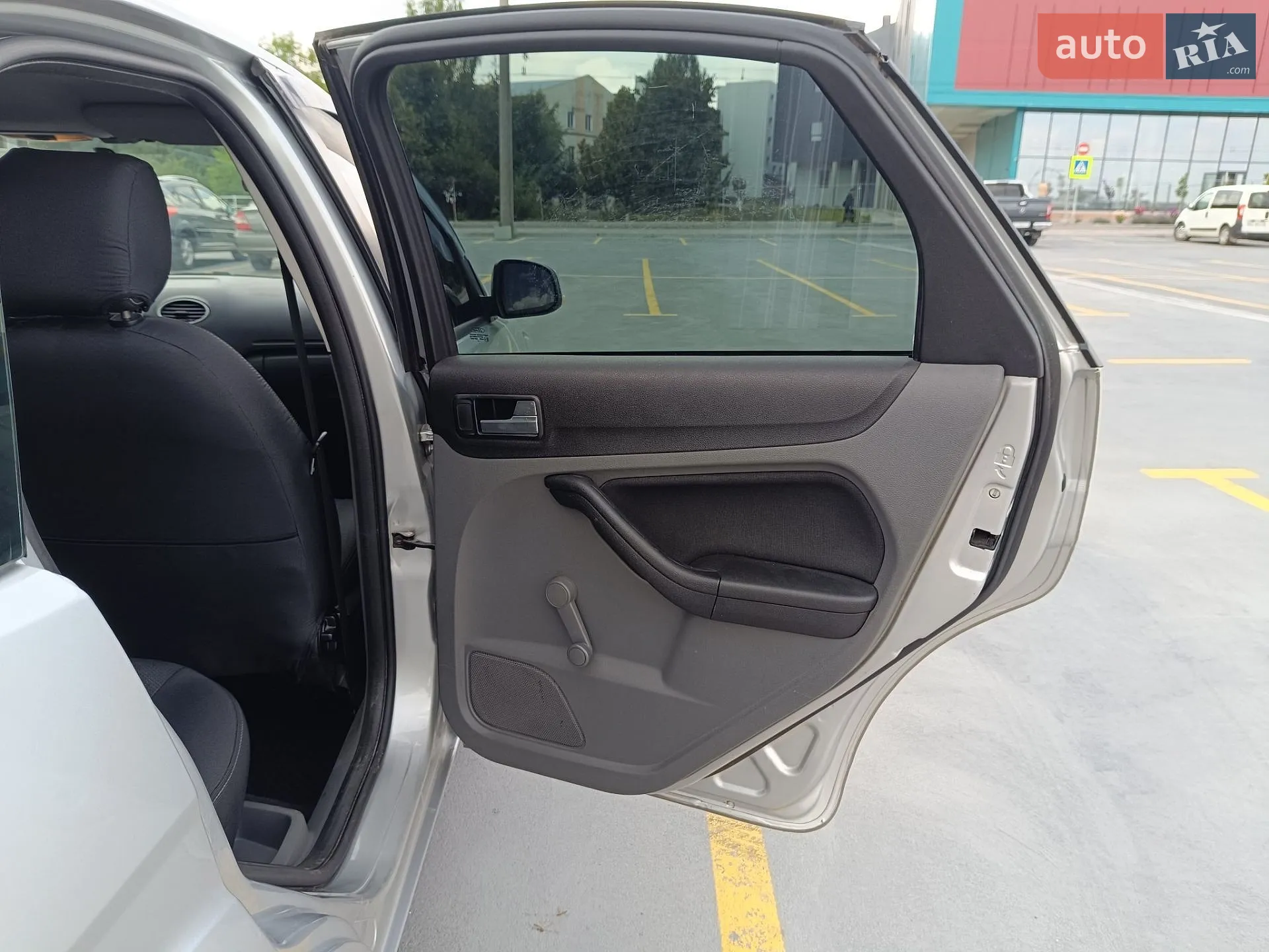 2010 Ford Focus - мініатюра 17