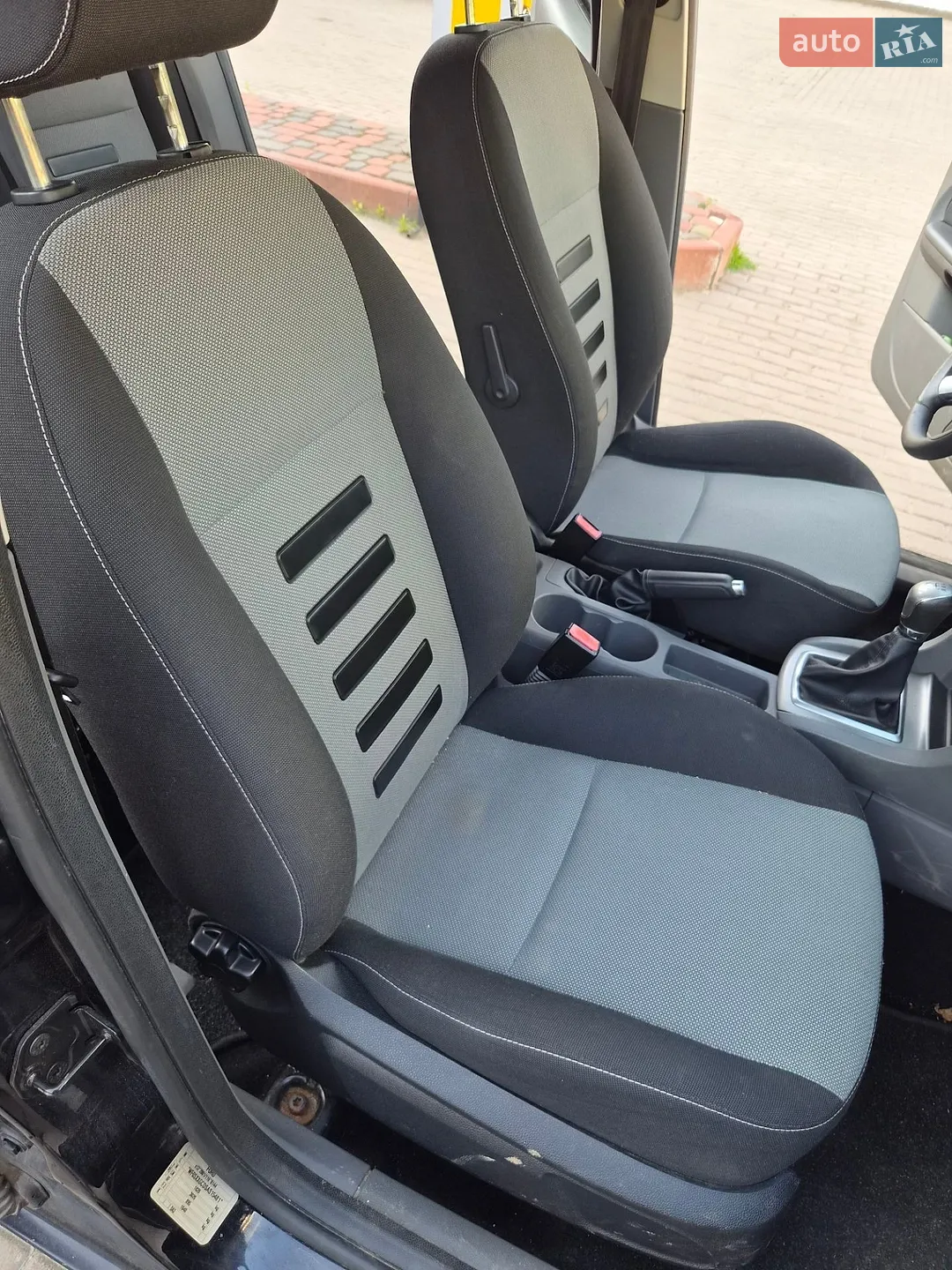 2010 Ford Focus - мініатюра 27