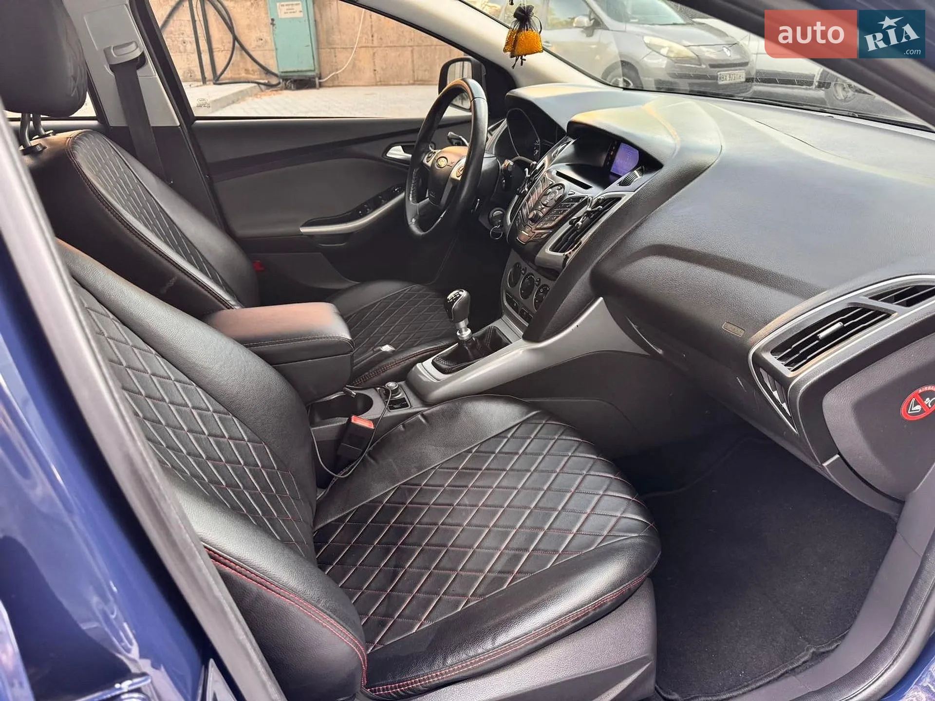 2011 Ford Focus - мініатюра 19